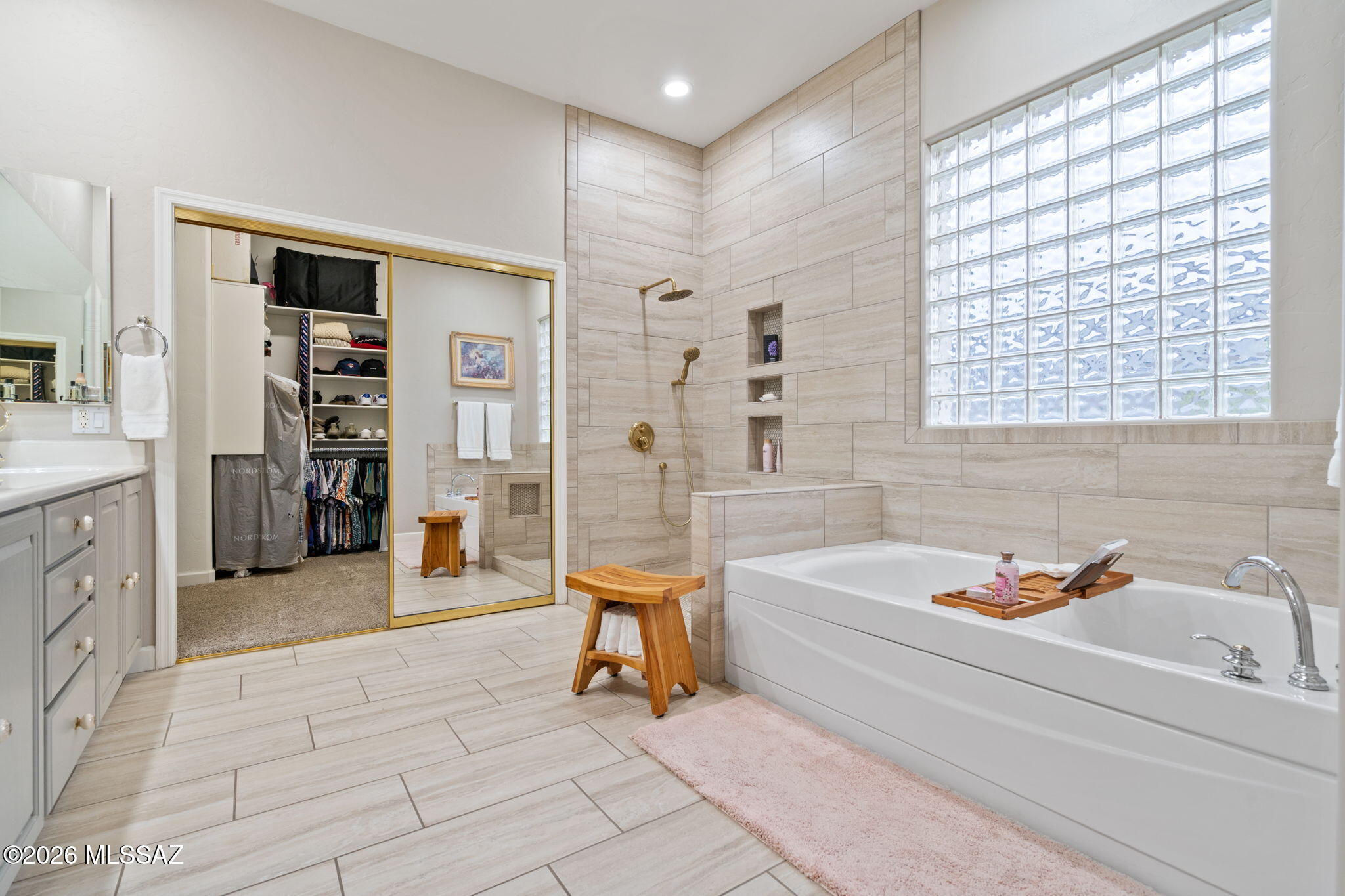 Mira Vista (1-60) - Residential