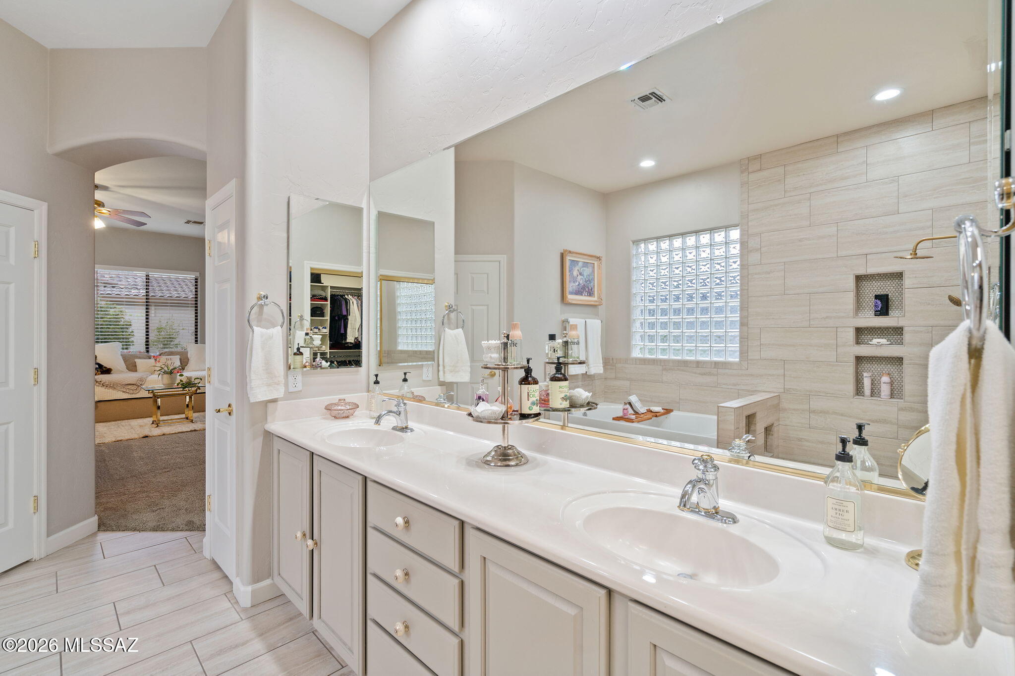 Mira Vista (1-60) - Residential