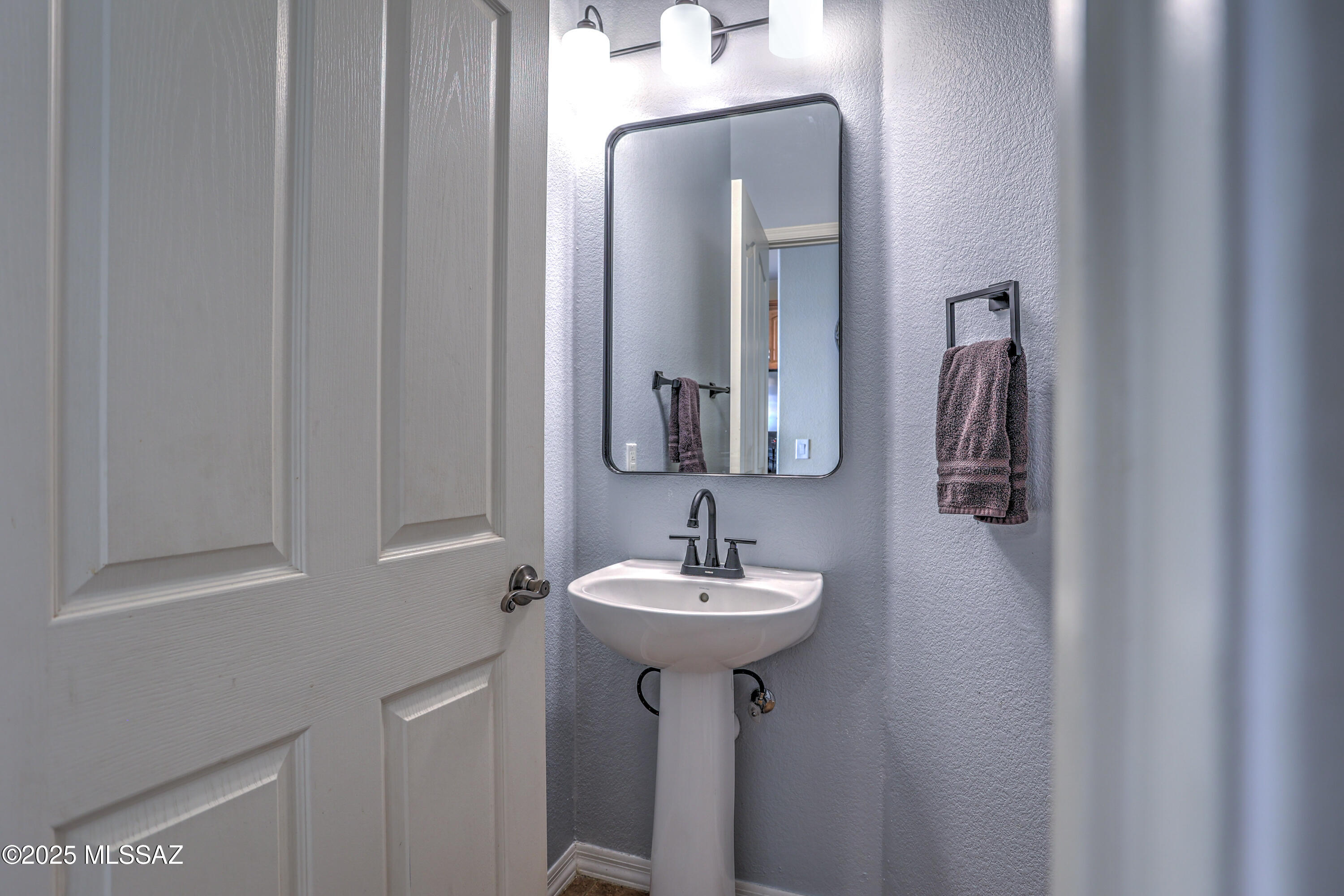 Black Horse (1-411) - Residential