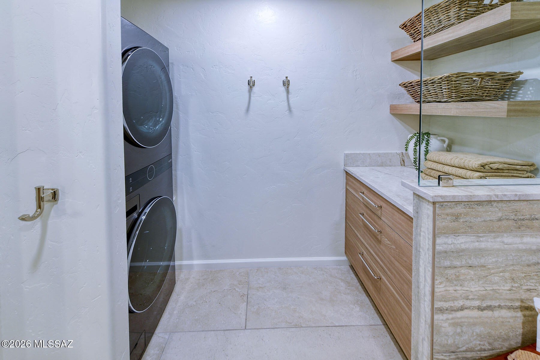 Las Ventanas (1-57) - Residential