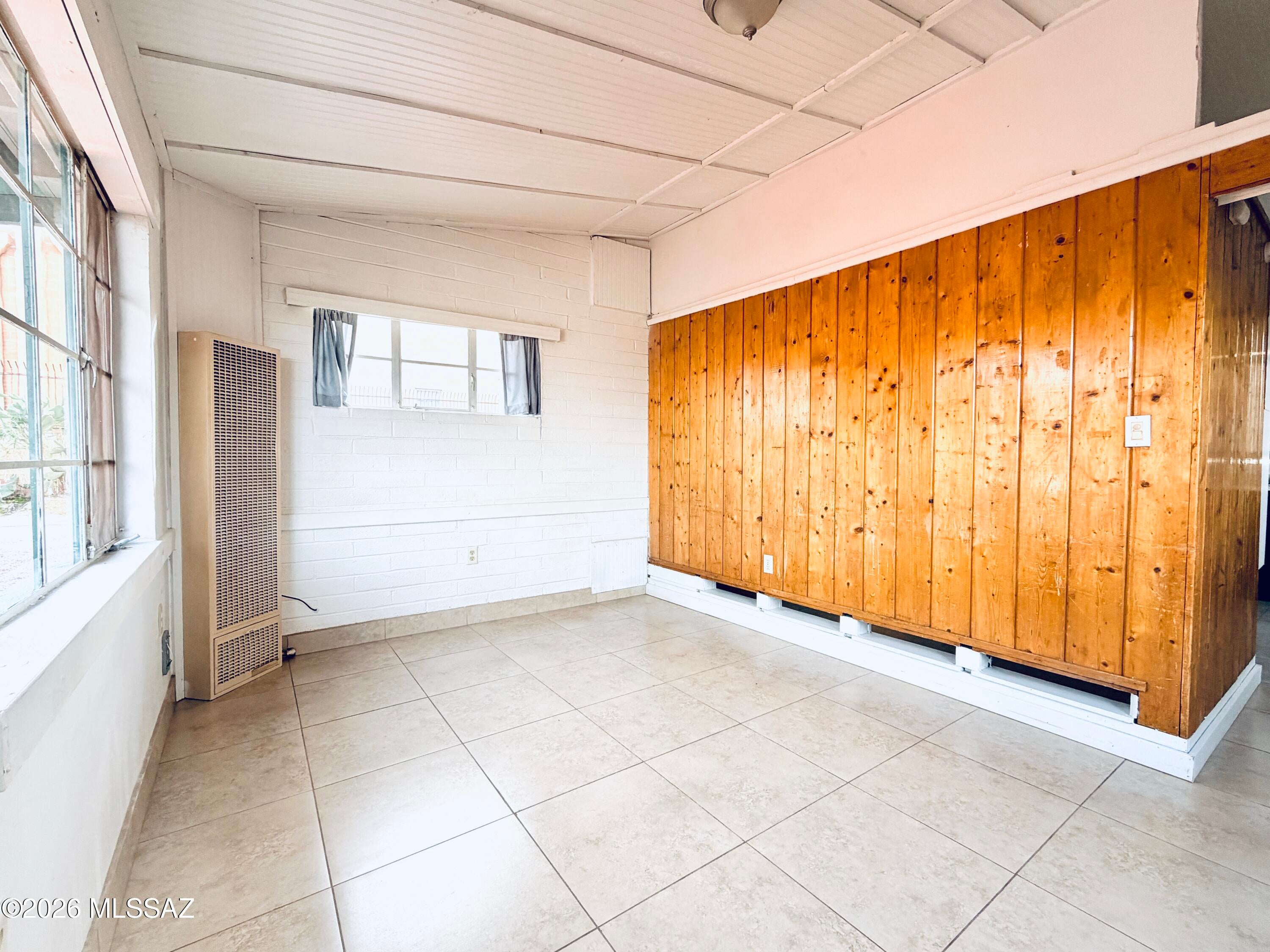 University Home Addition - Residential Lease