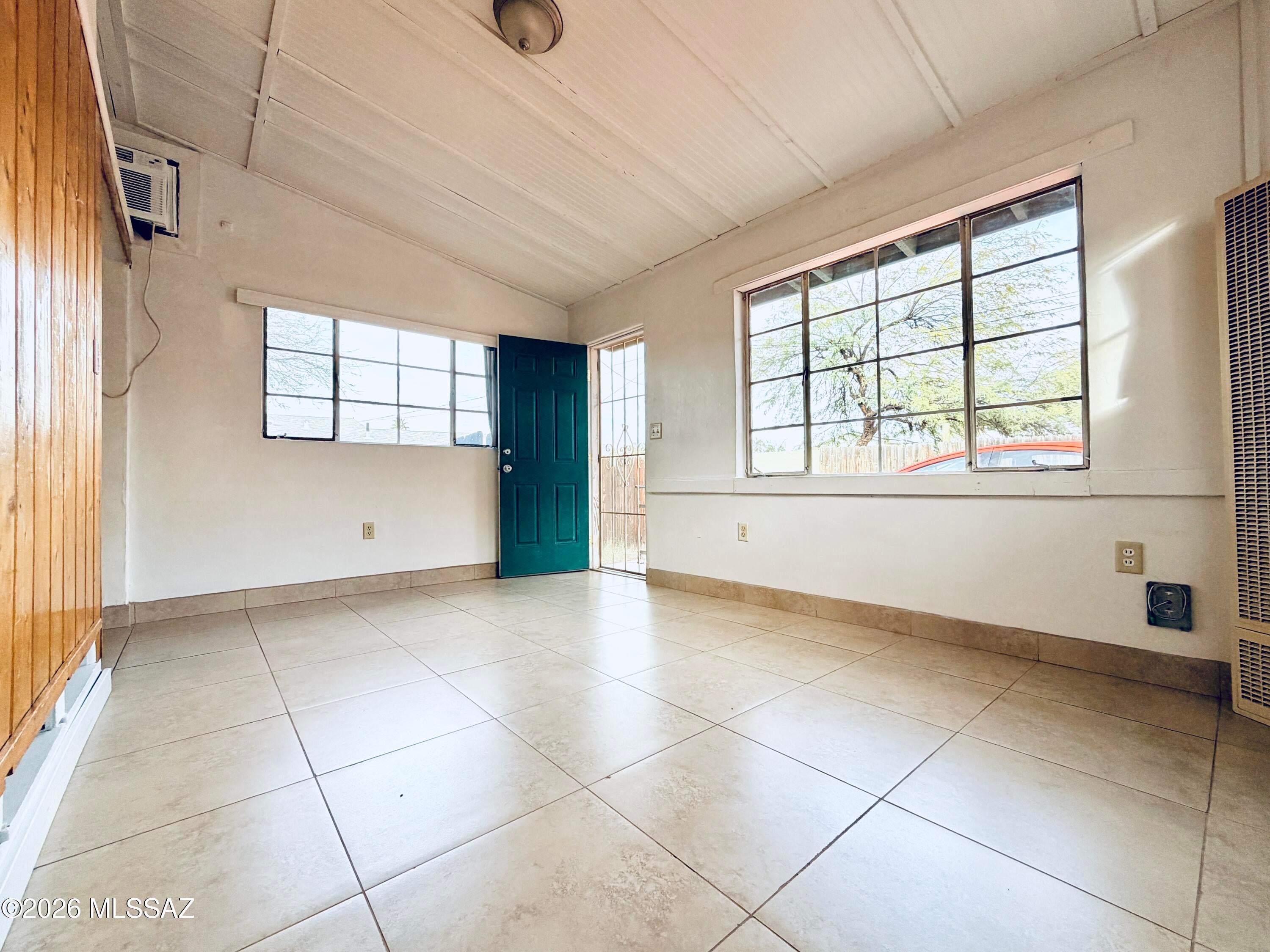 University Home Addition - Residential Lease