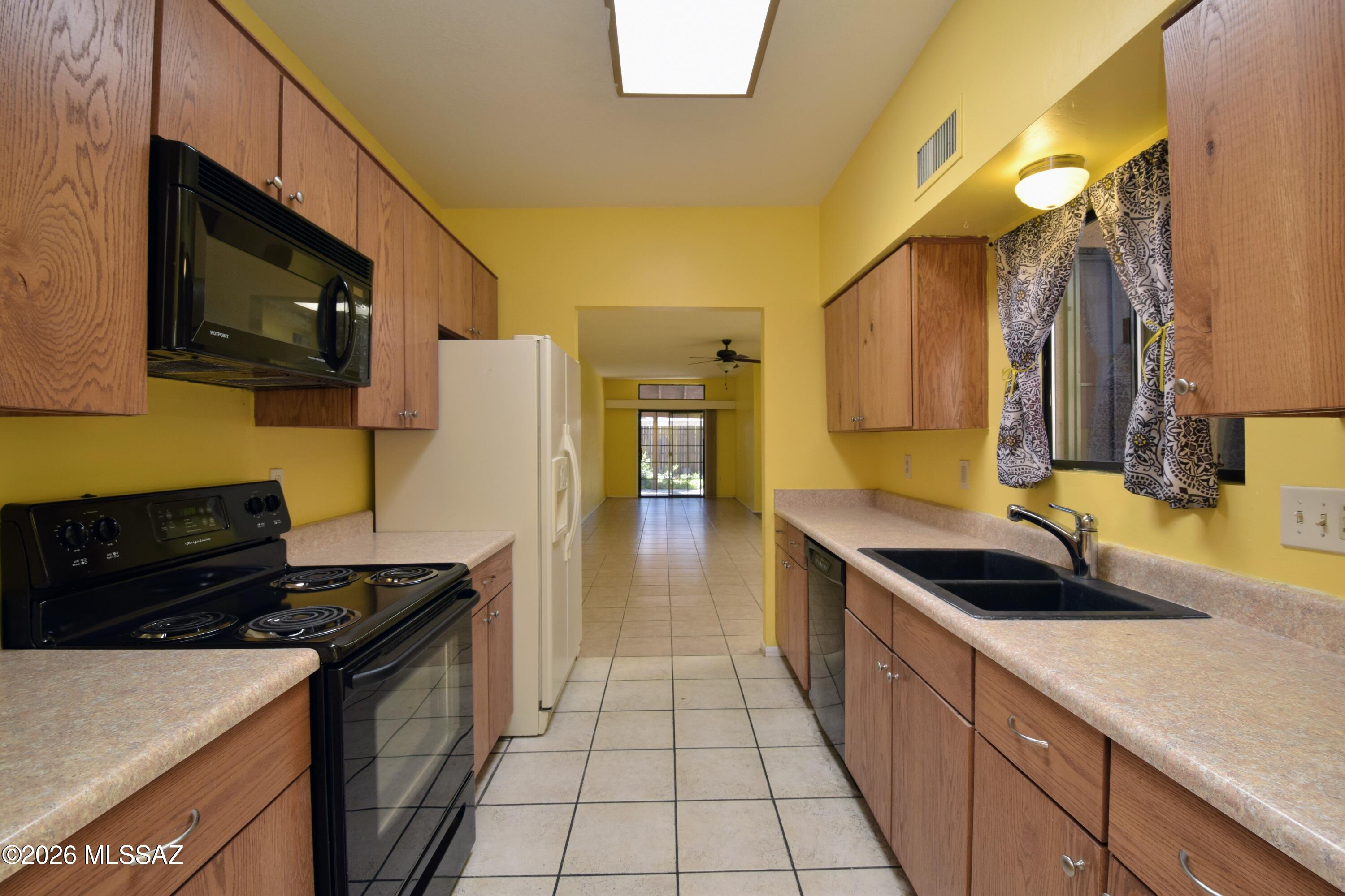 Acacia Pueblos (1-30) - Residential Lease