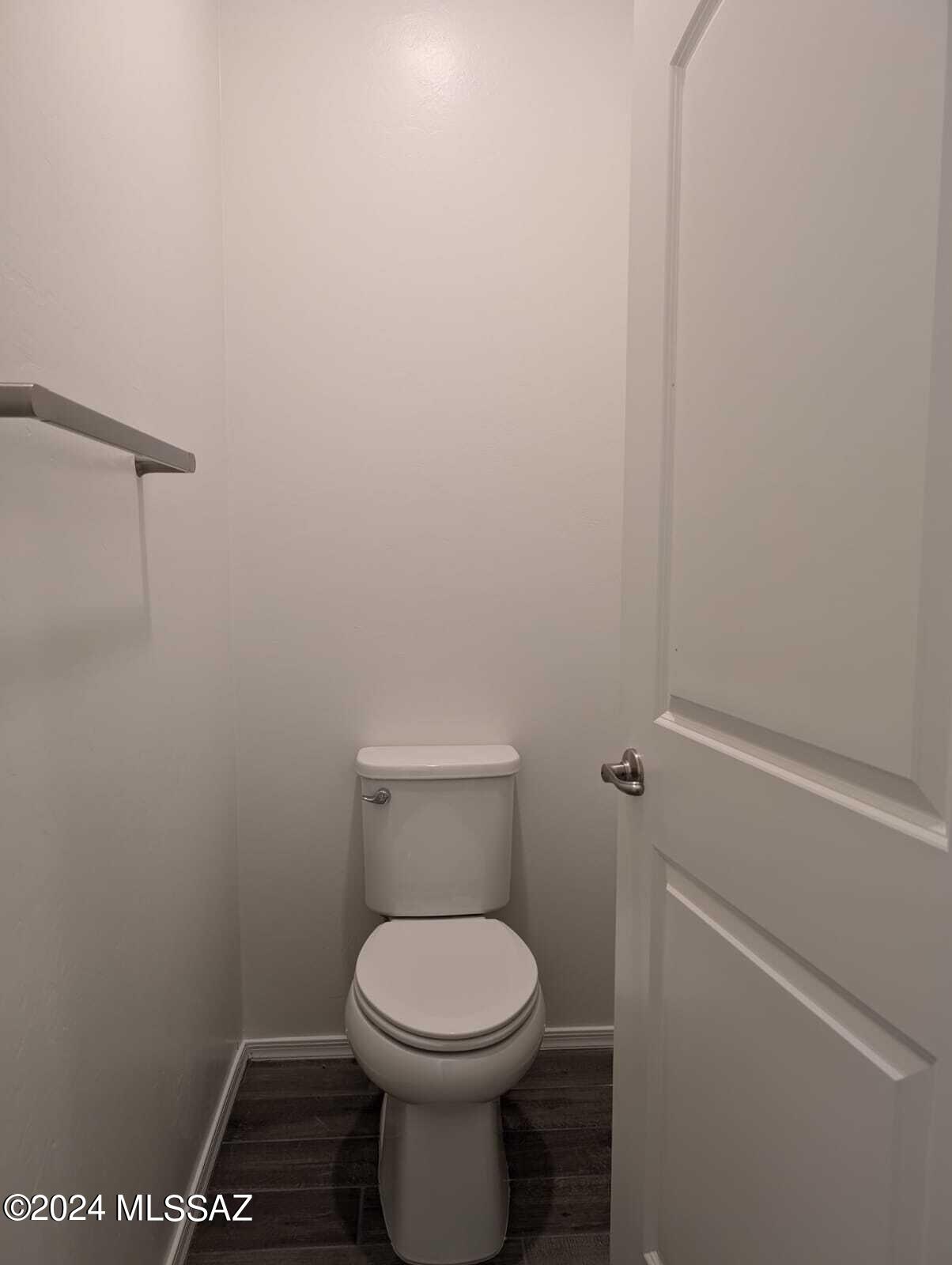Vista Del Oro (1-108) - Residential Lease
