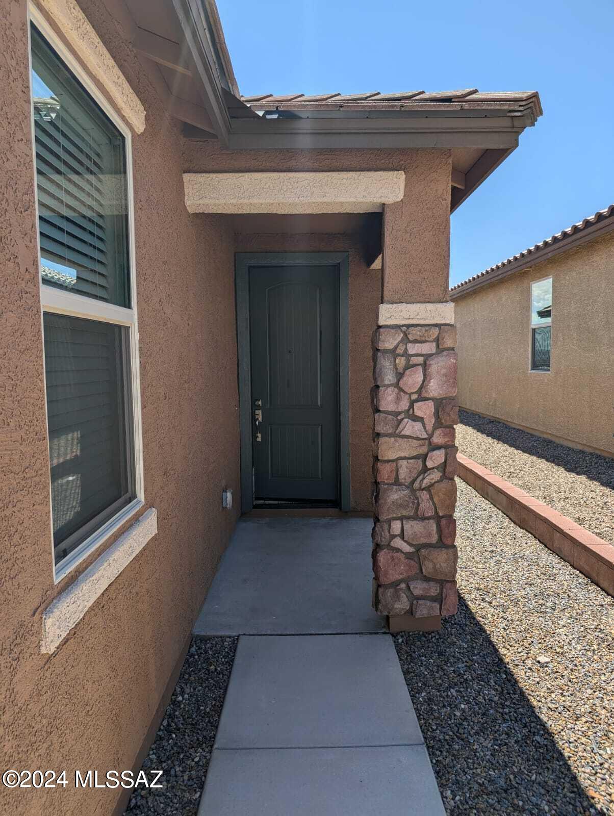 Vista Del Oro (1-108) - Residential Lease