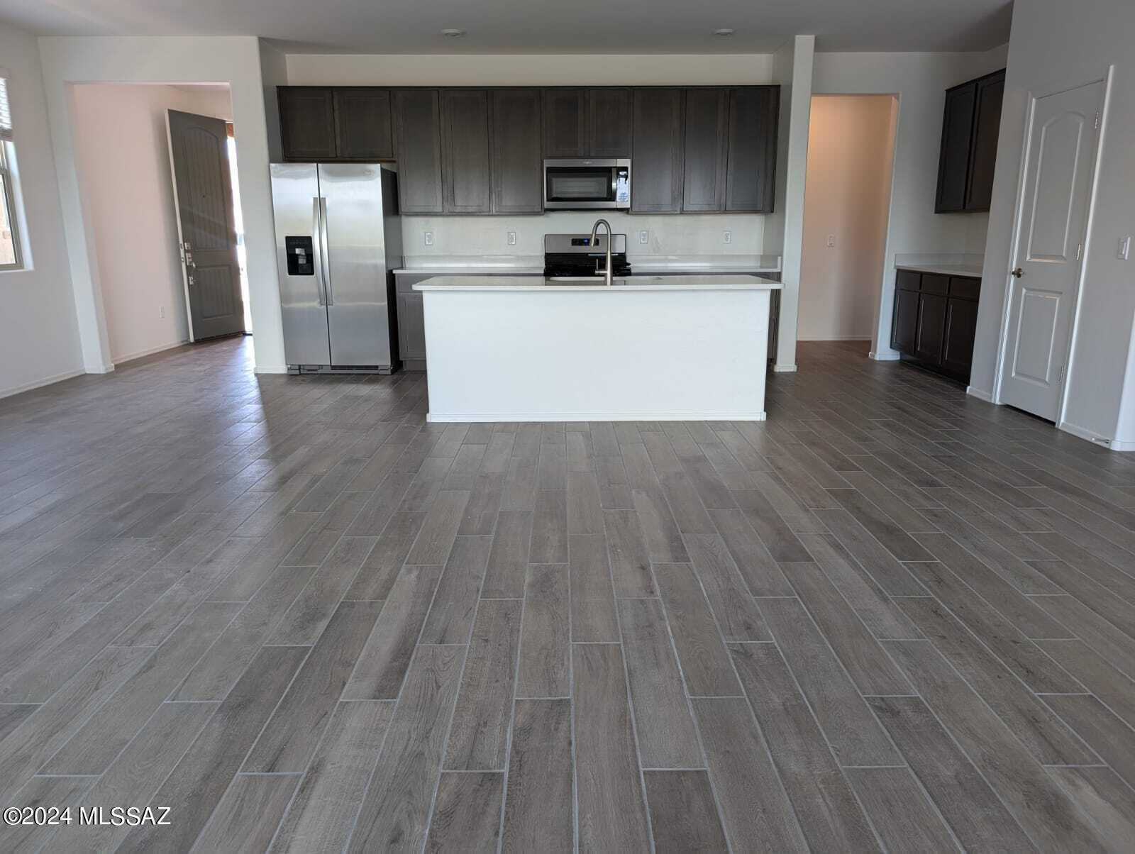Vista Del Oro (1-108) - Residential Lease