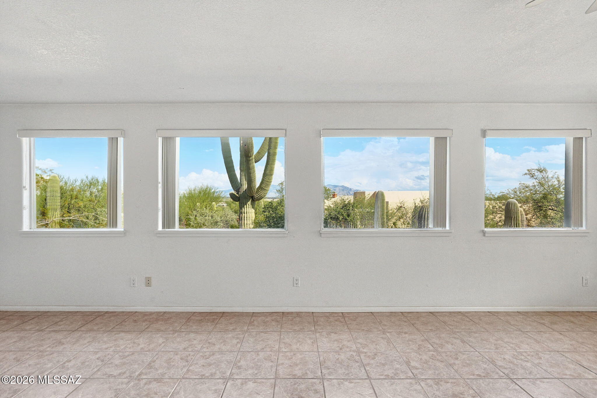 Los Morteros Est. (1-32) - Residential