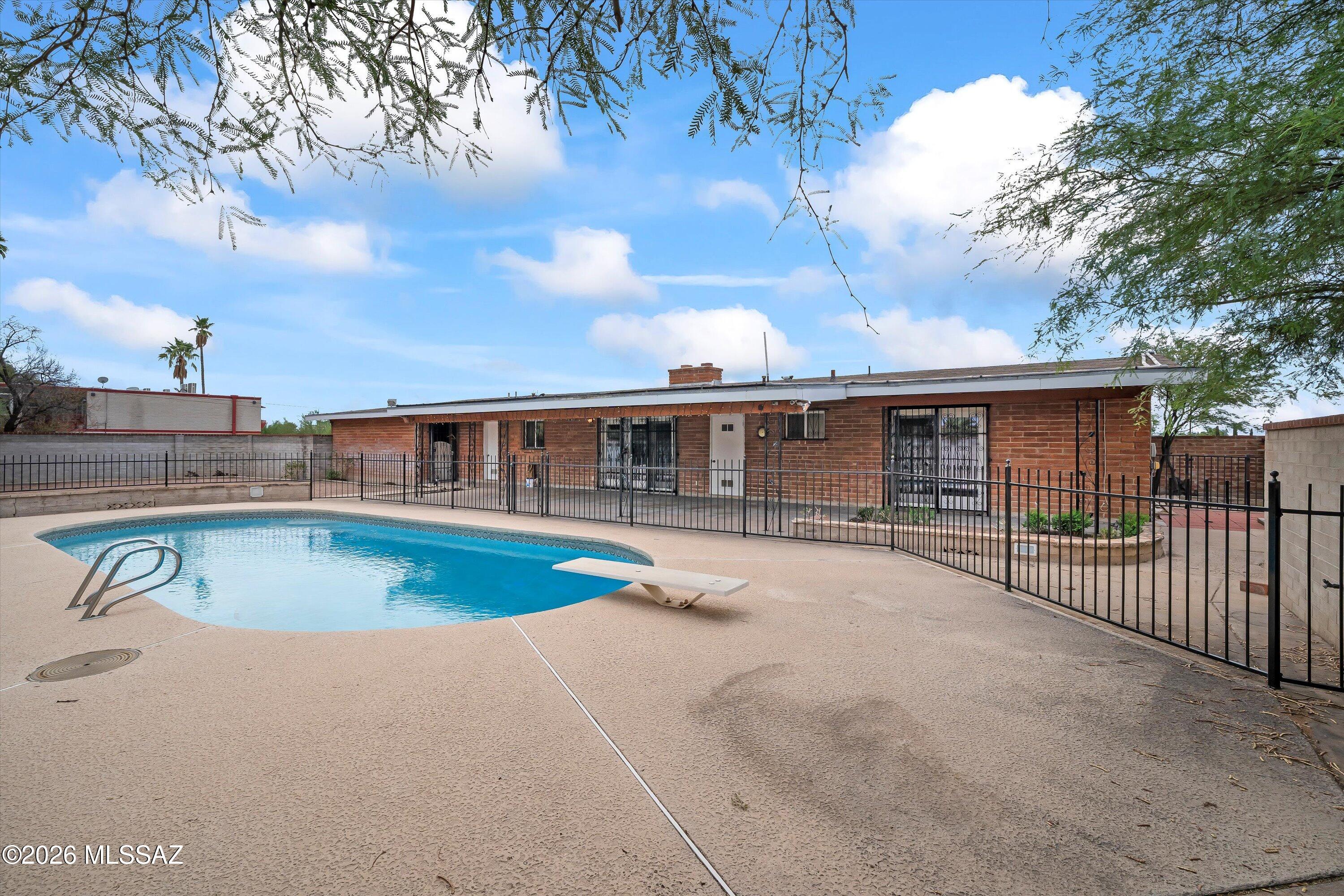 Leonora Annex - Residential