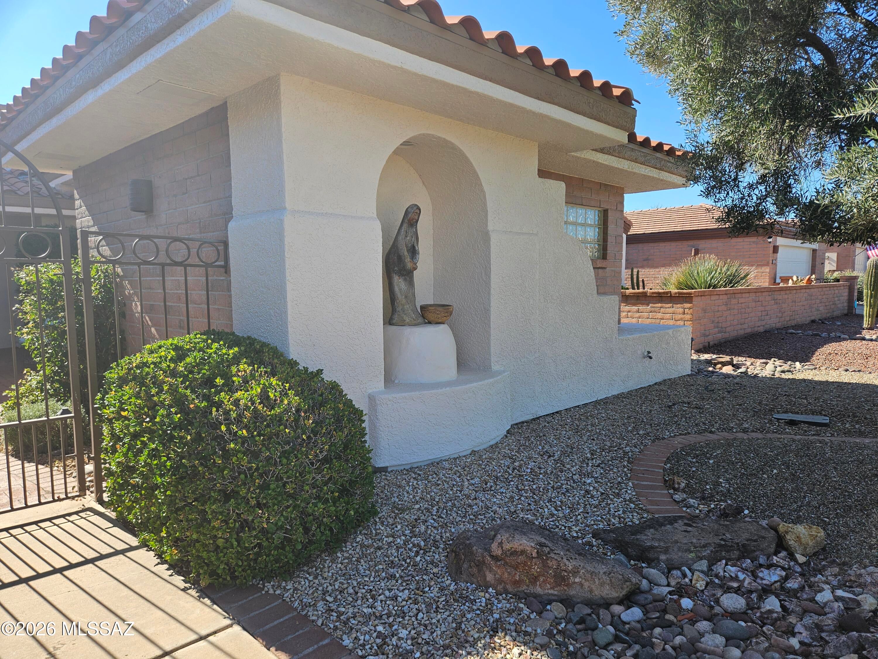 Seller will consider all offers and concessions with an acceptable offer. Single-family home located in the San Ignacio Golf Estates community of Green Valley. The property offers a peaceful setting with golf course and mountain views and convenient access to nearby golf, recreation, shopping, and dining. A residential opportunity in the Green Valley area.