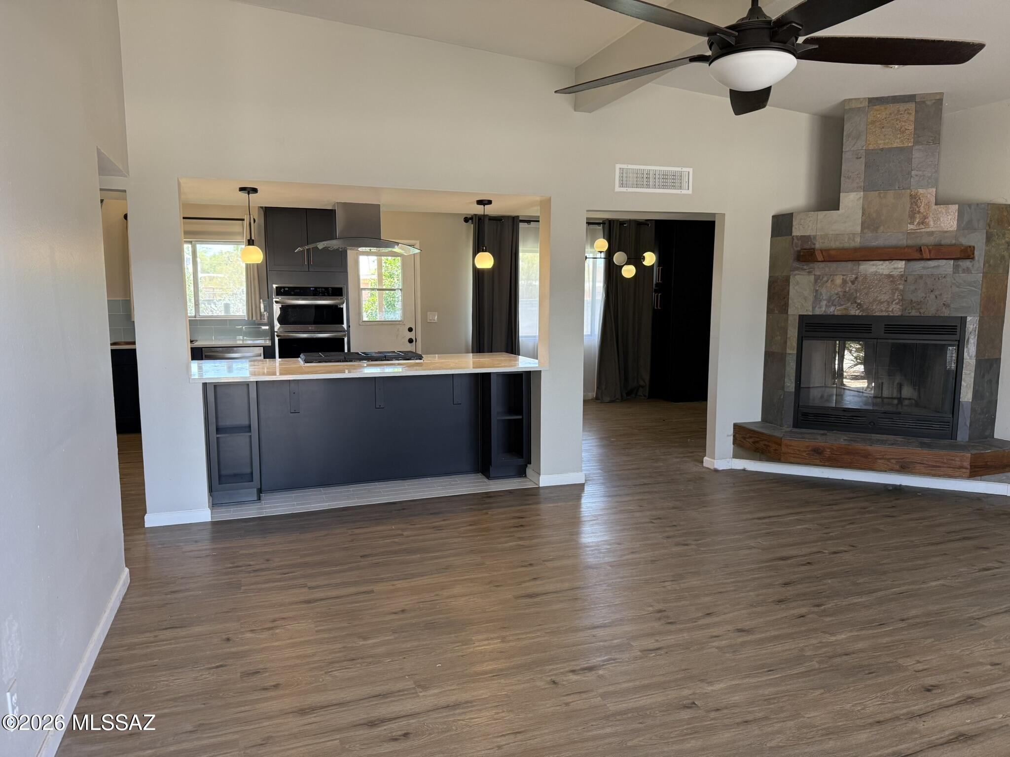 Centennial Park (1-160) - Residential Lease