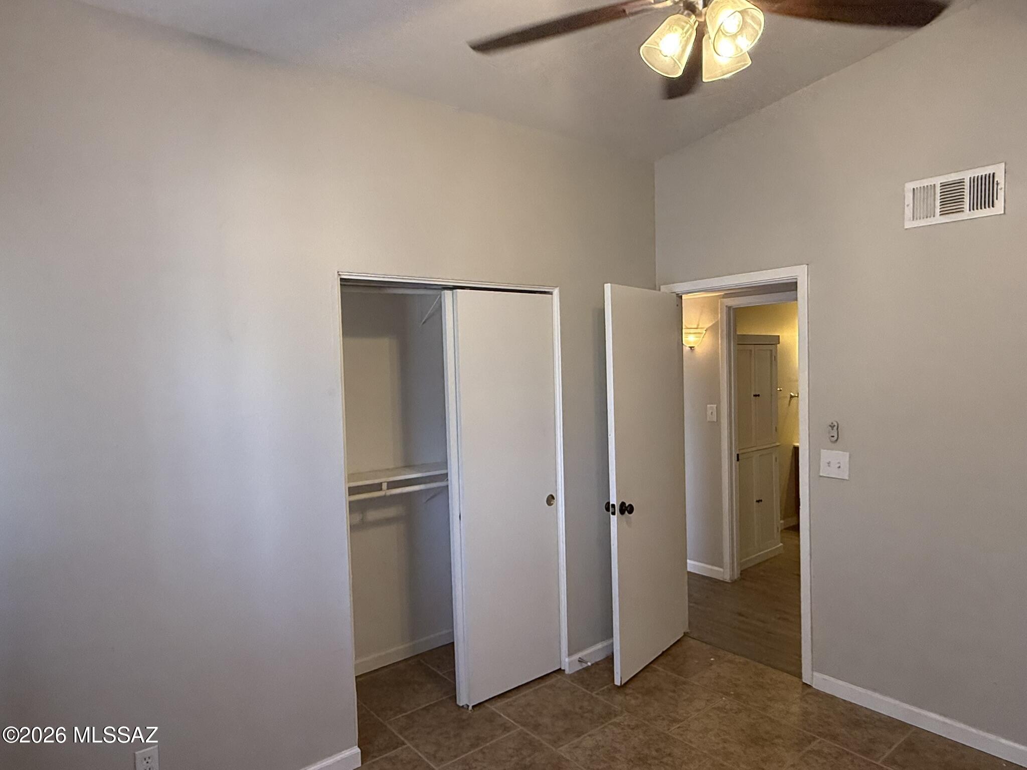 Centennial Park (1-160) - Residential Lease