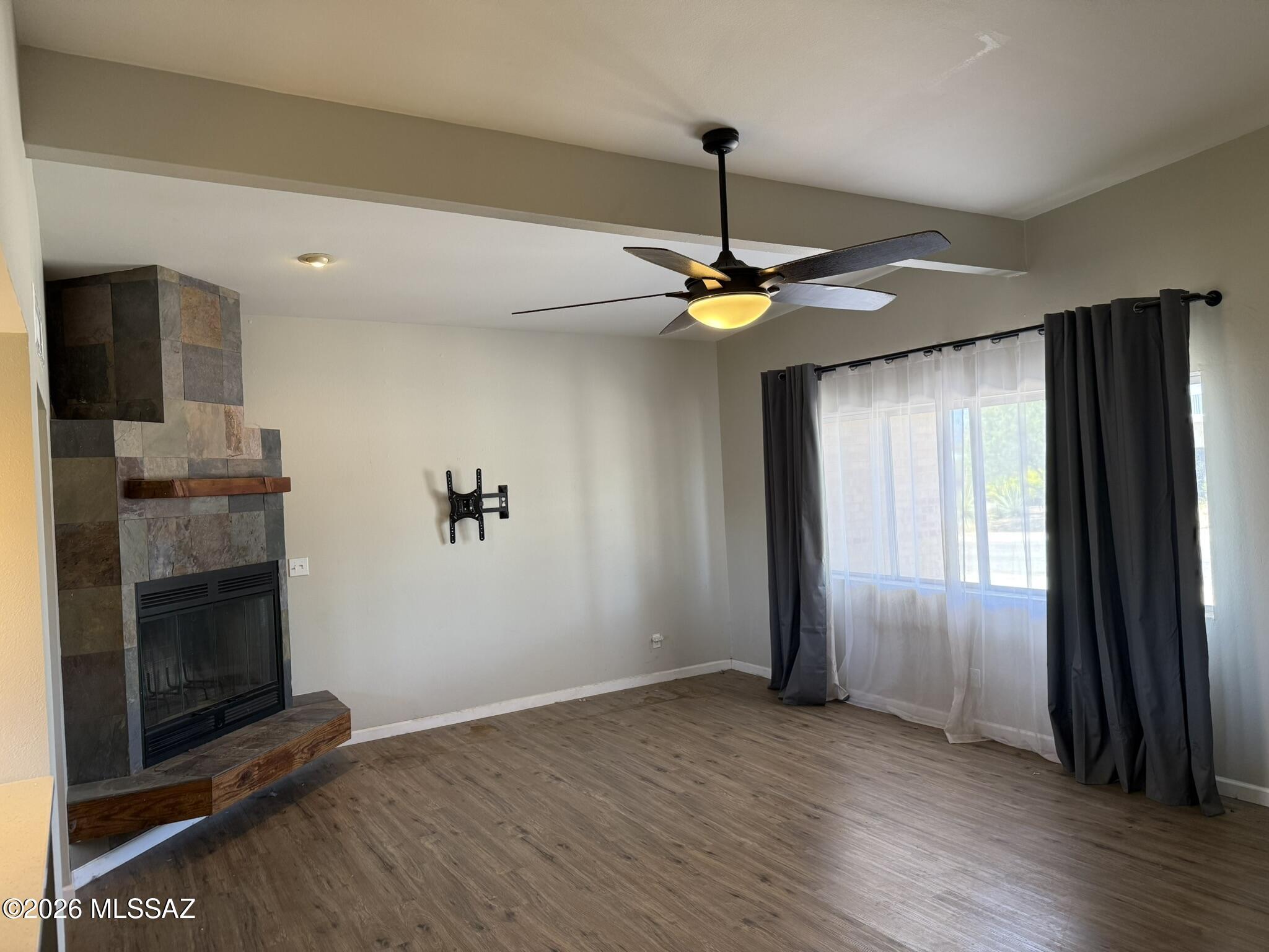 Centennial Park (1-160) - Residential Lease