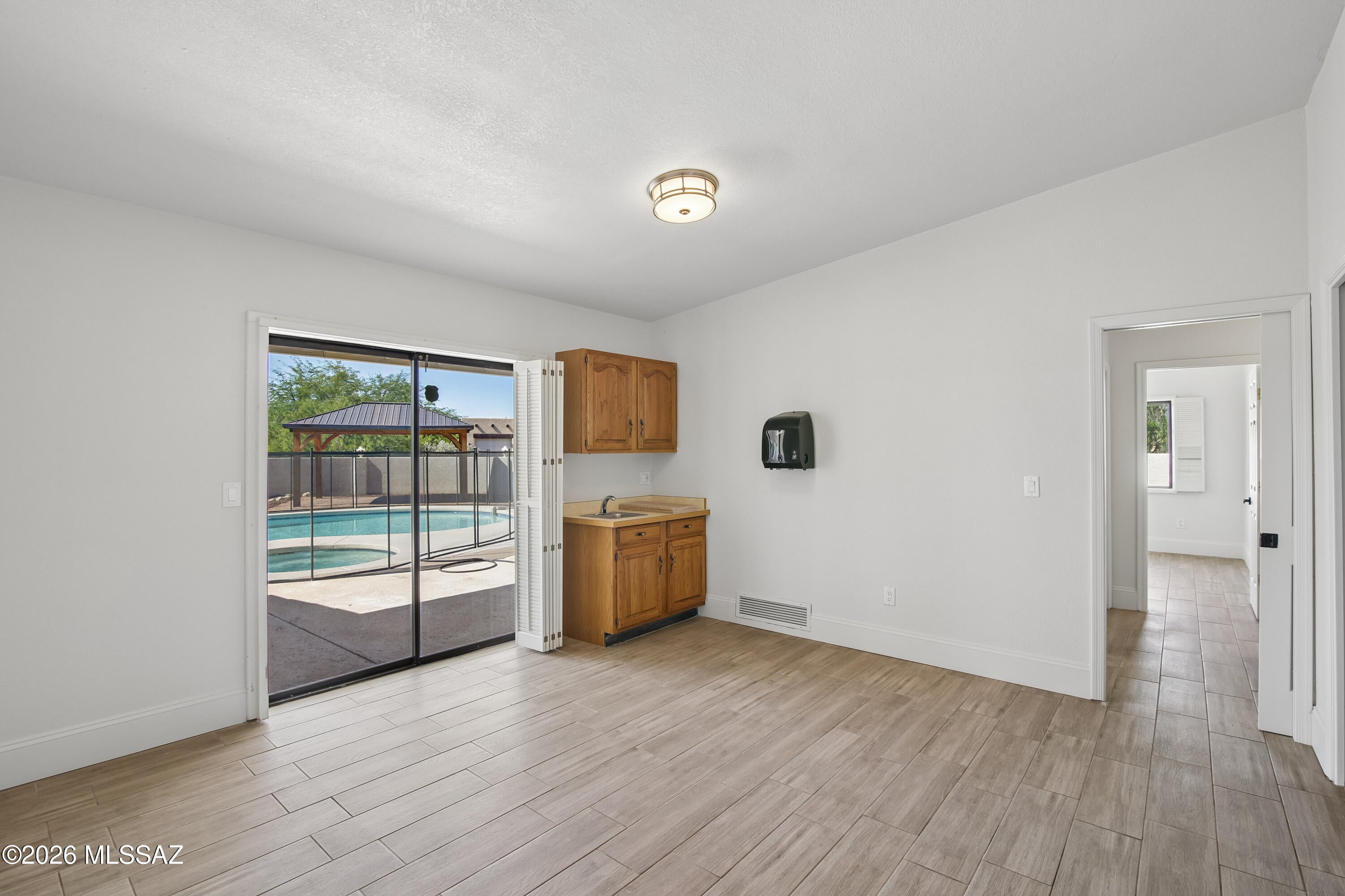 Tucson National Est West - Residential