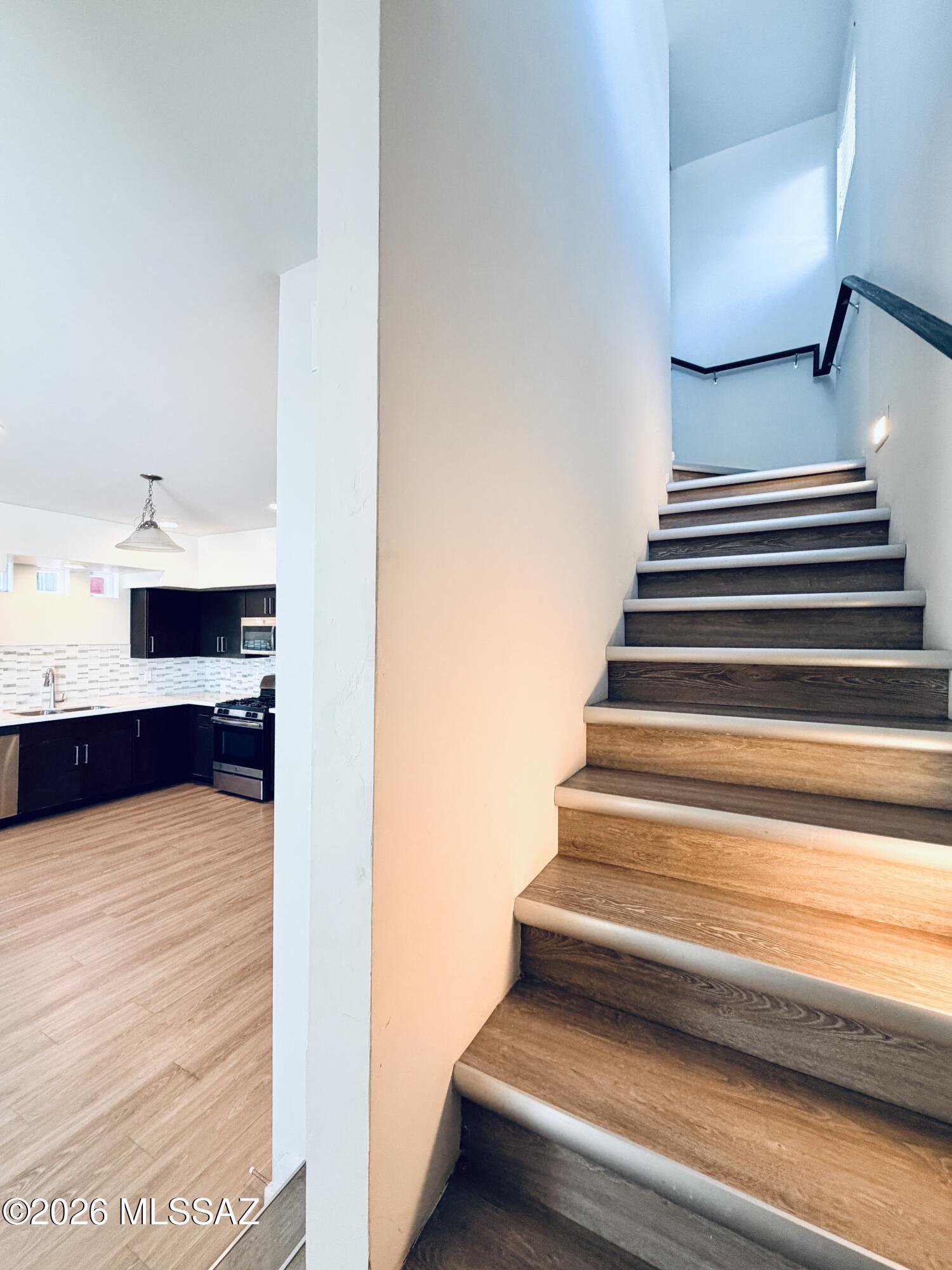 Camino Modern SQ20180120608 - Residential Lease