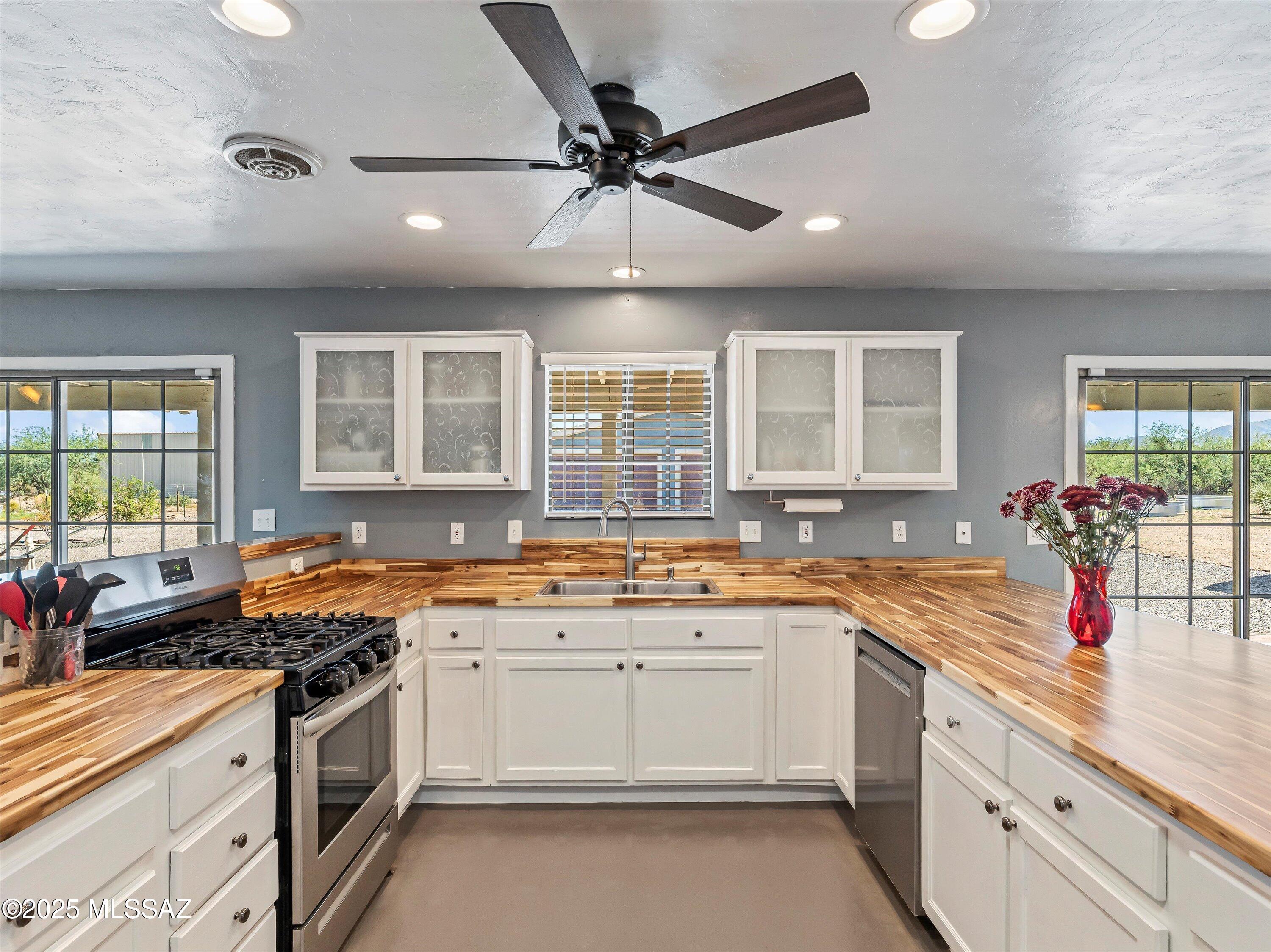 New Tucson Unit NO. 23 (140-261) - Residential