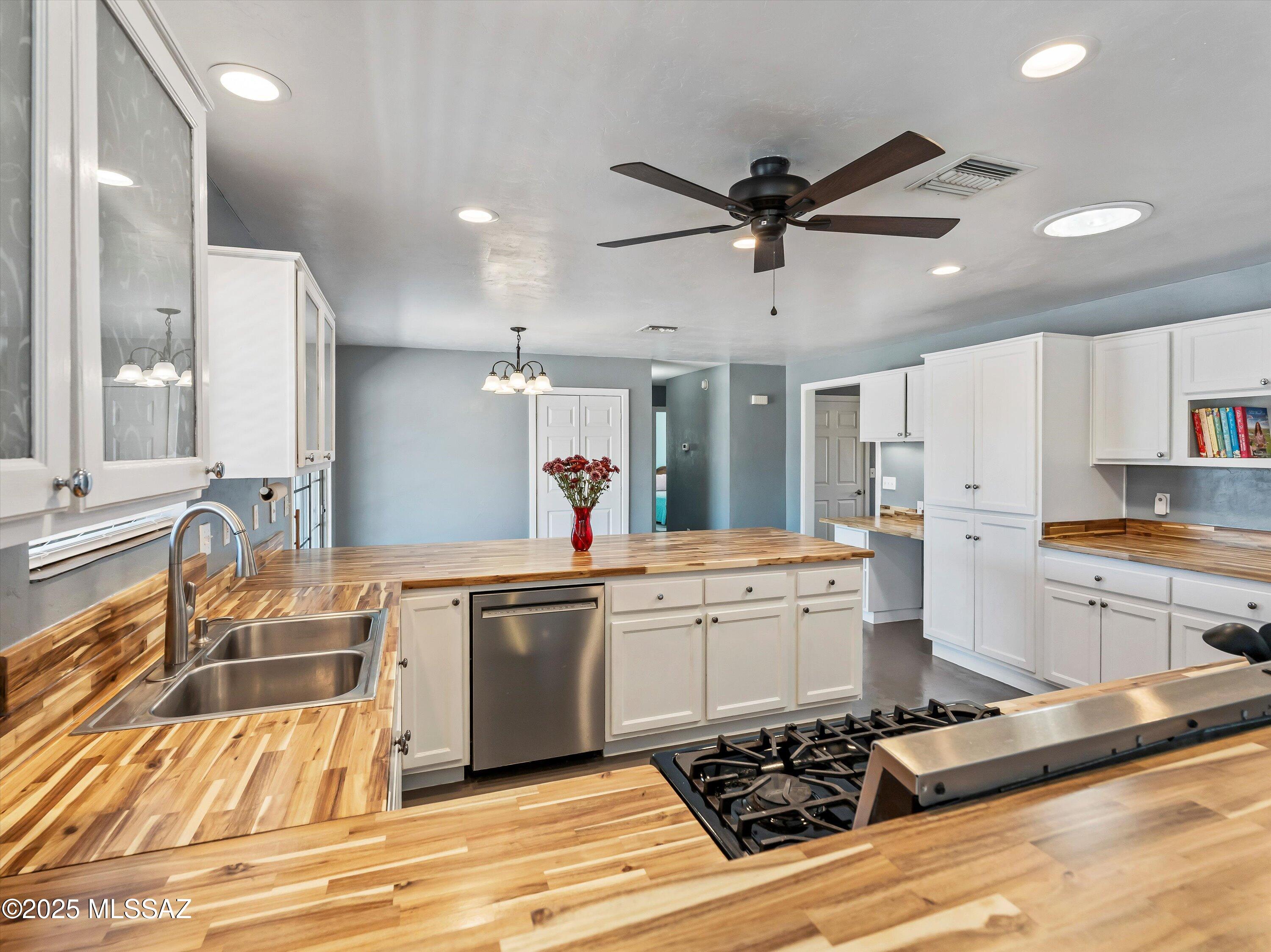 New Tucson Unit NO. 23 (140-261) - Residential