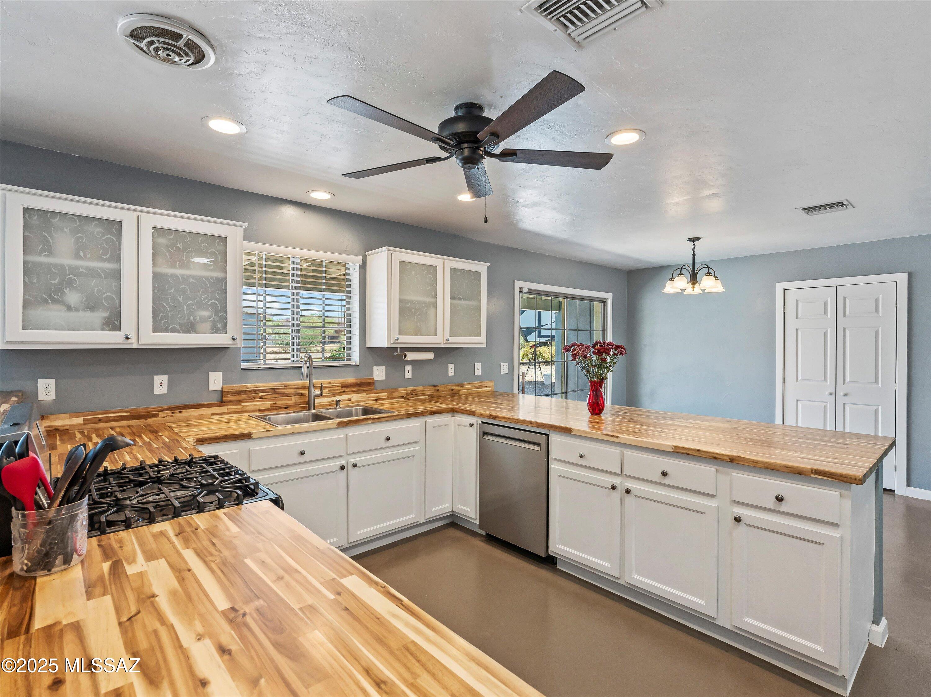 New Tucson Unit NO. 23 (140-261) - Residential