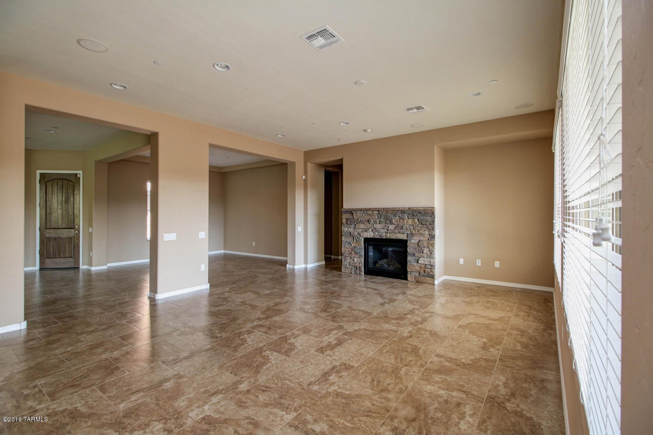 Preserve III at Dove Mtn (306-486,530-534,577-605) - Residential Lease
