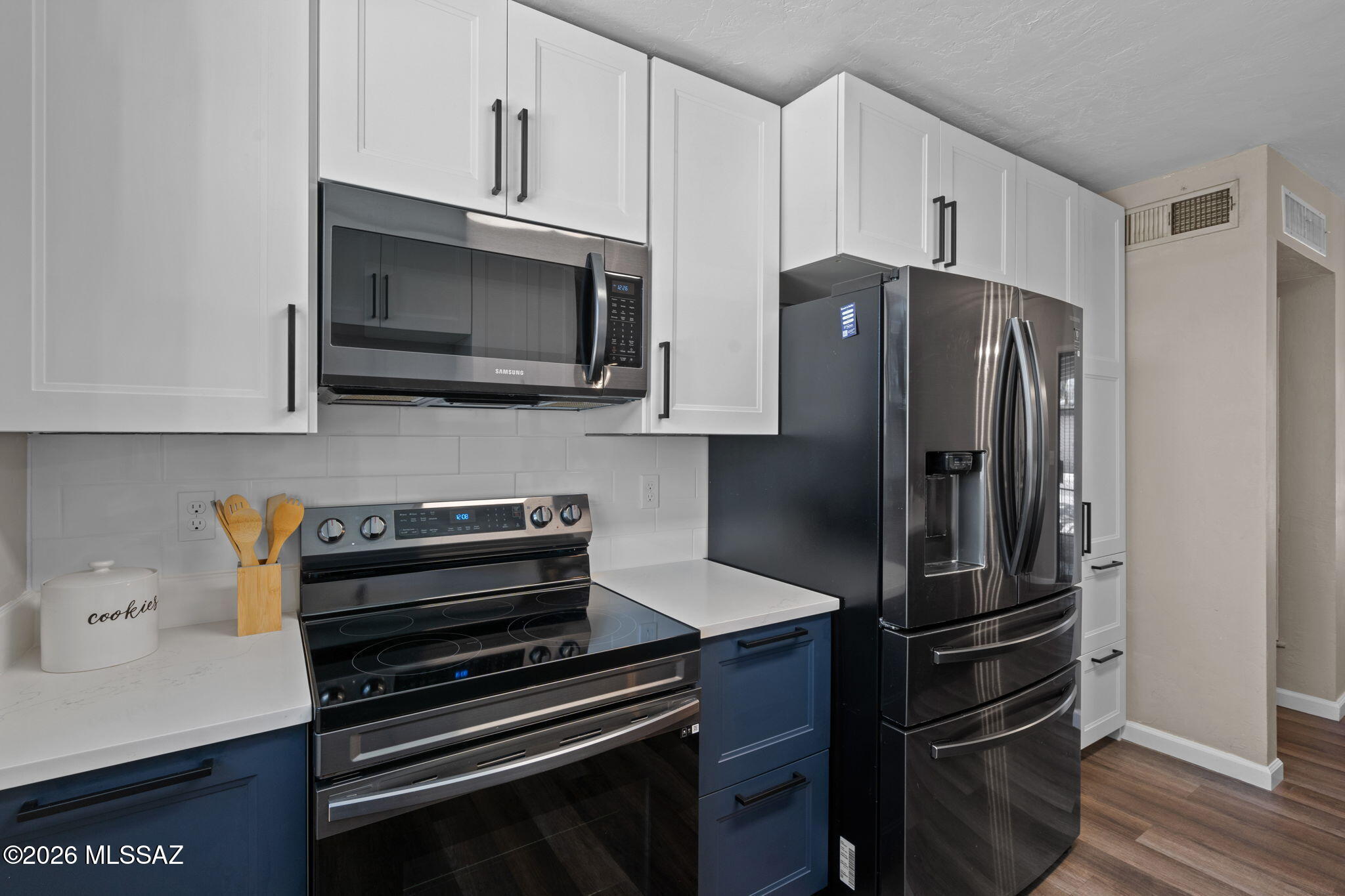 Broadway East (113-253) - Residential