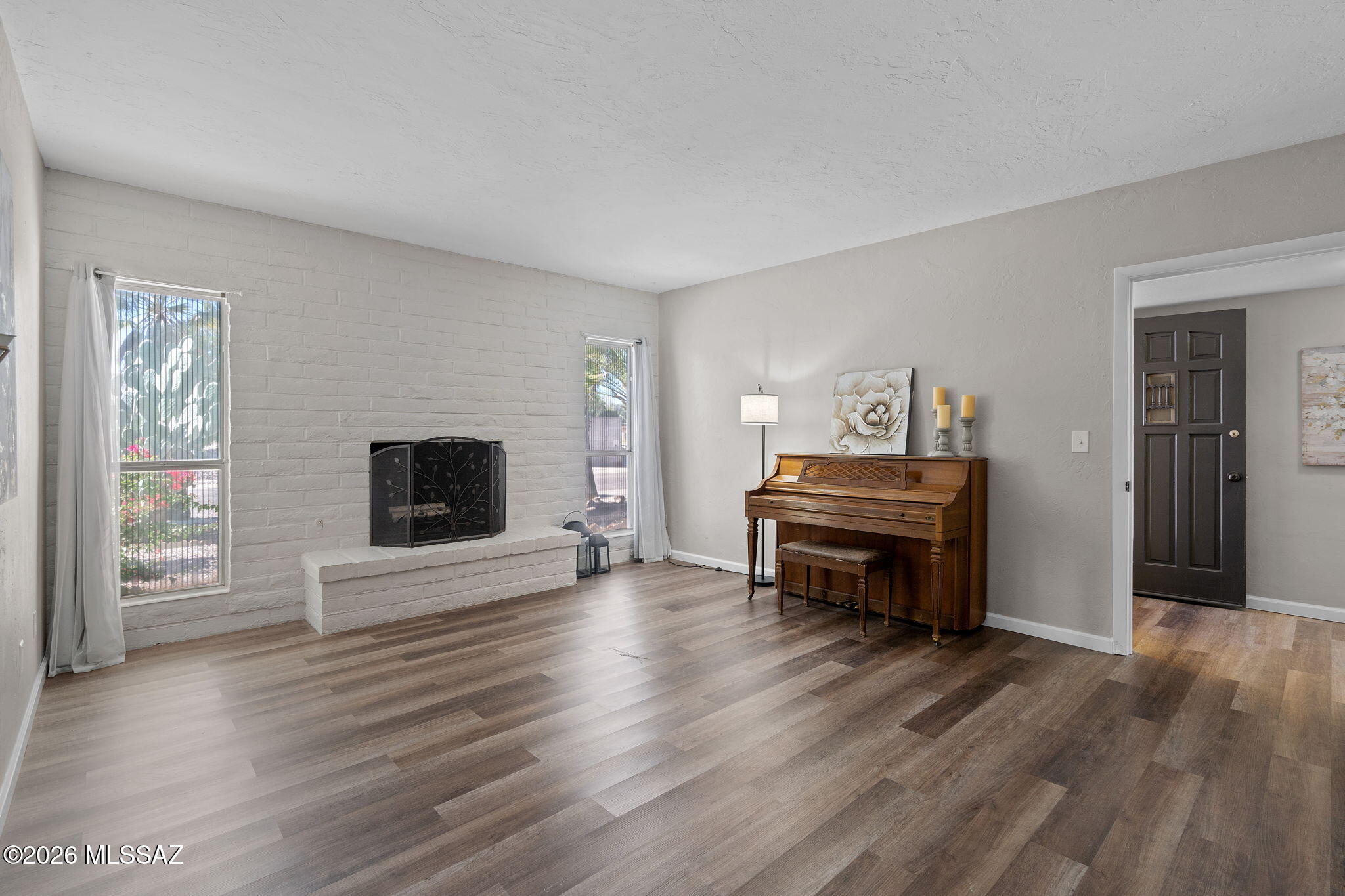 Broadway East (113-253) - Residential
