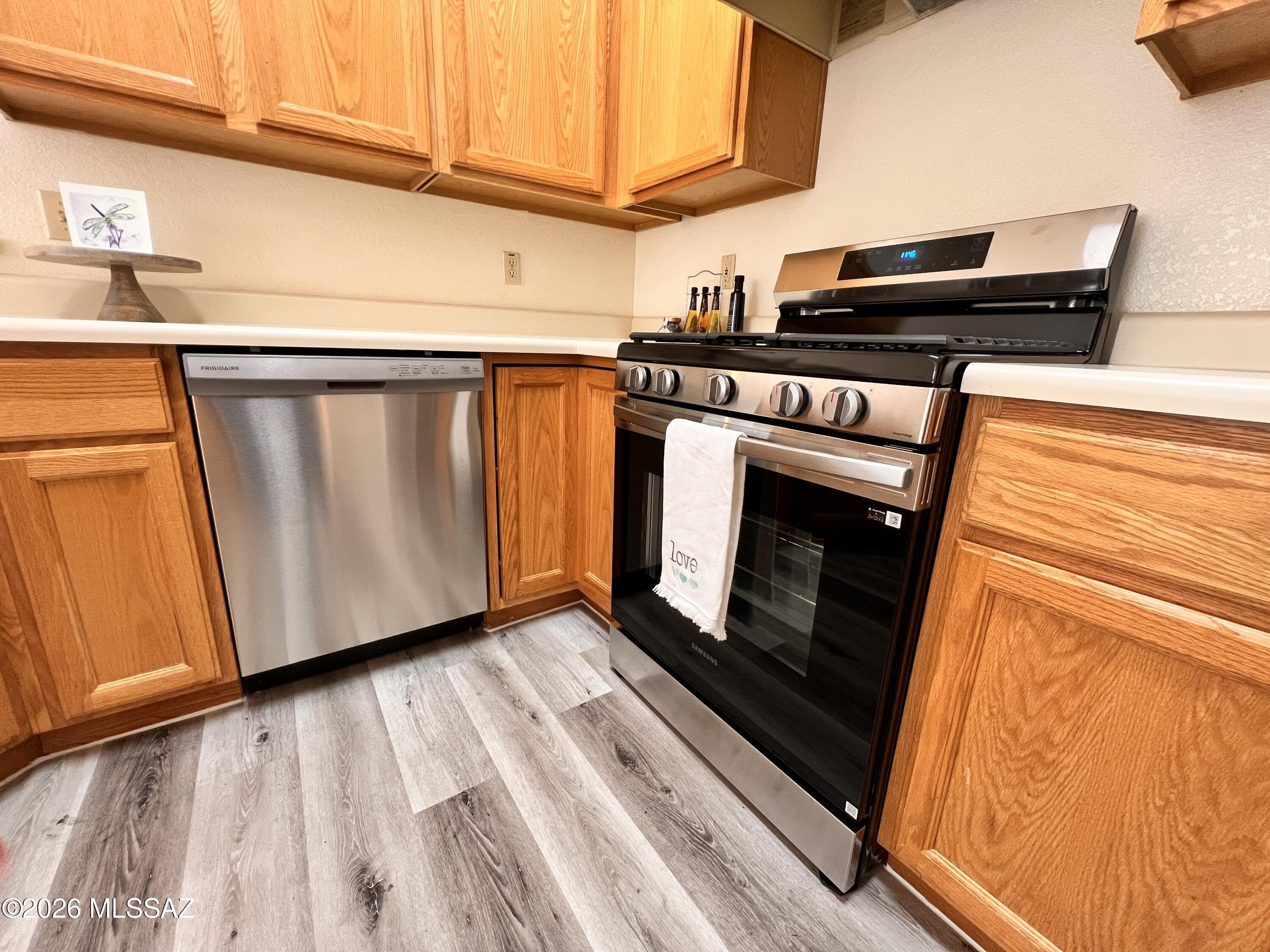 Hacienda Del Oro (1-879) - Residential Lease