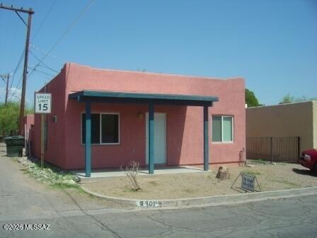 Adorable Sam Hughes bungalow casita Available in July 2027! Features 2 bedrooms, 1 bath, colored concrete floors, large eat in kitchen, parking on site, full size washer/dryer. Walk to campus or to Sonoran House for coffee!
