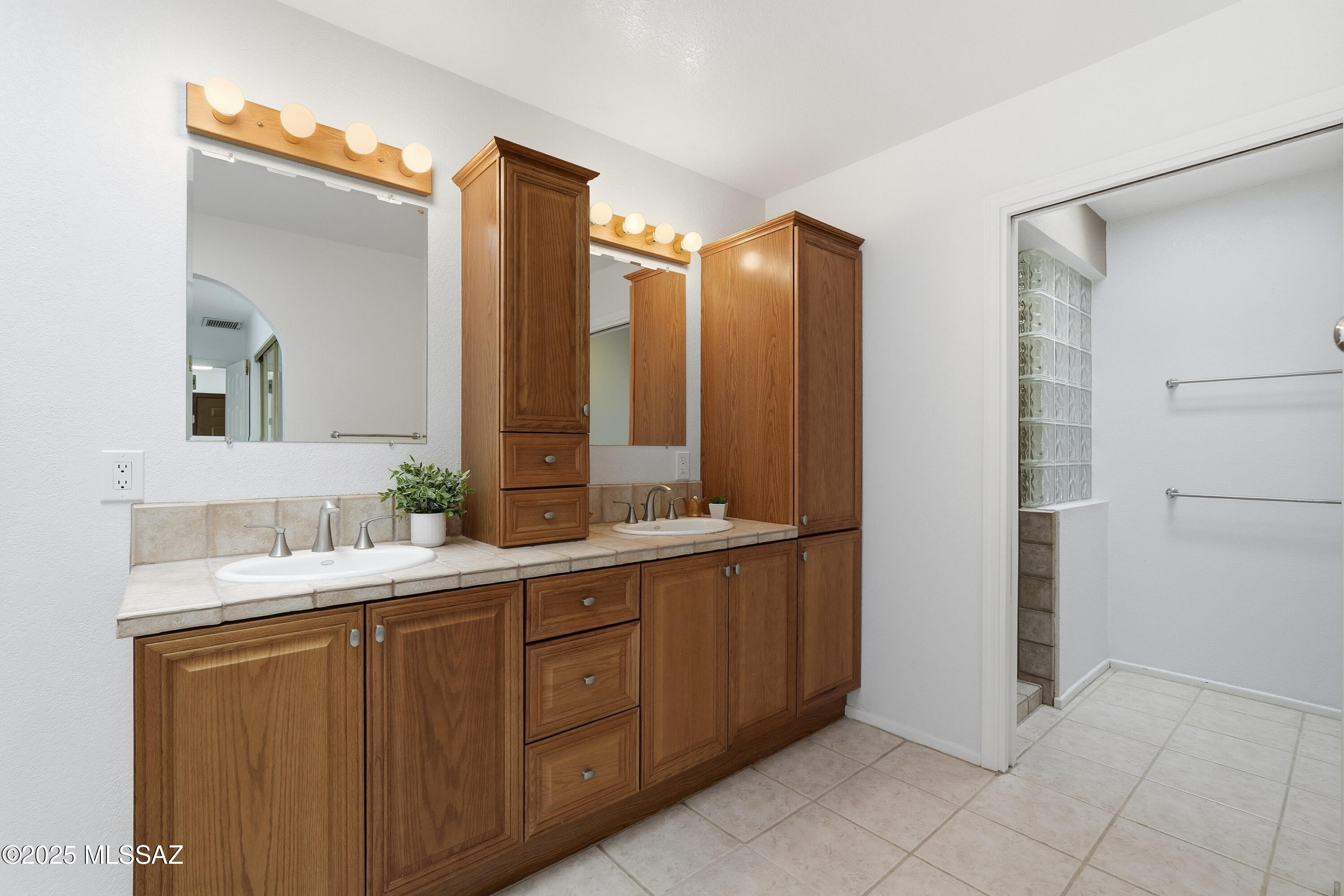 El Conquistador Resort Patio Homes (96-154) - Residential