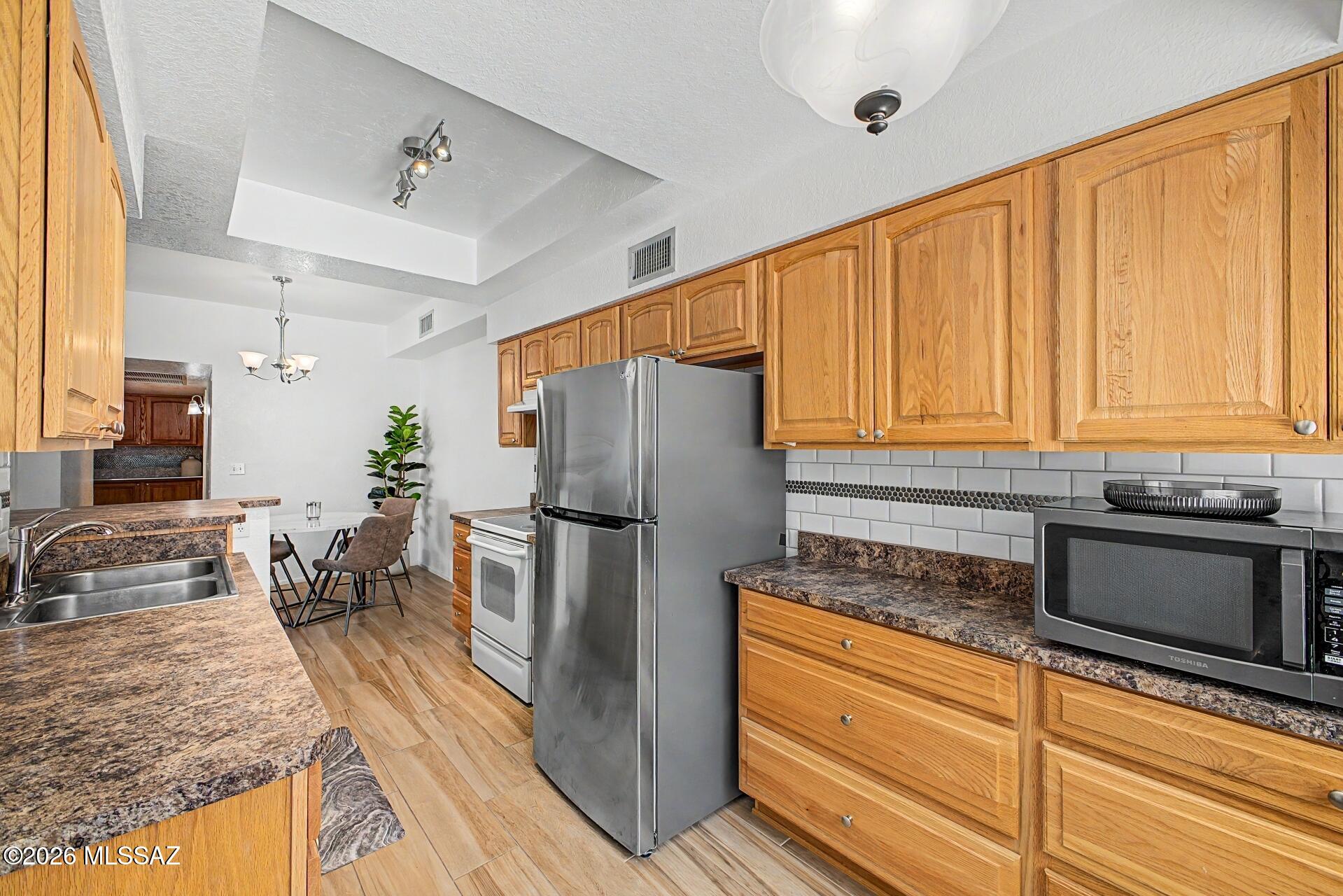 Summertree Condominiums (1-224) - Residential