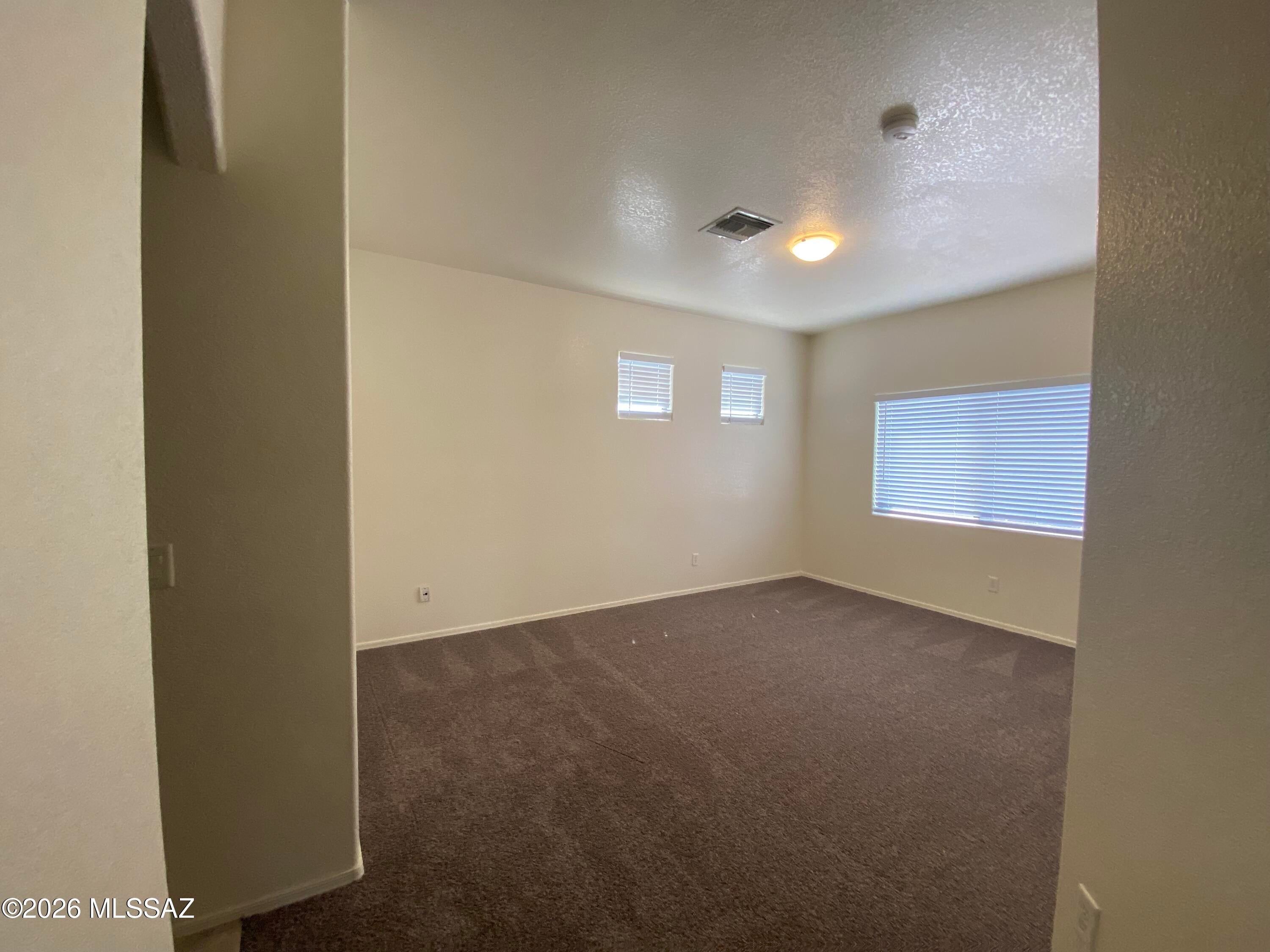 Mountain View Condos. (1-76) - Residential Lease