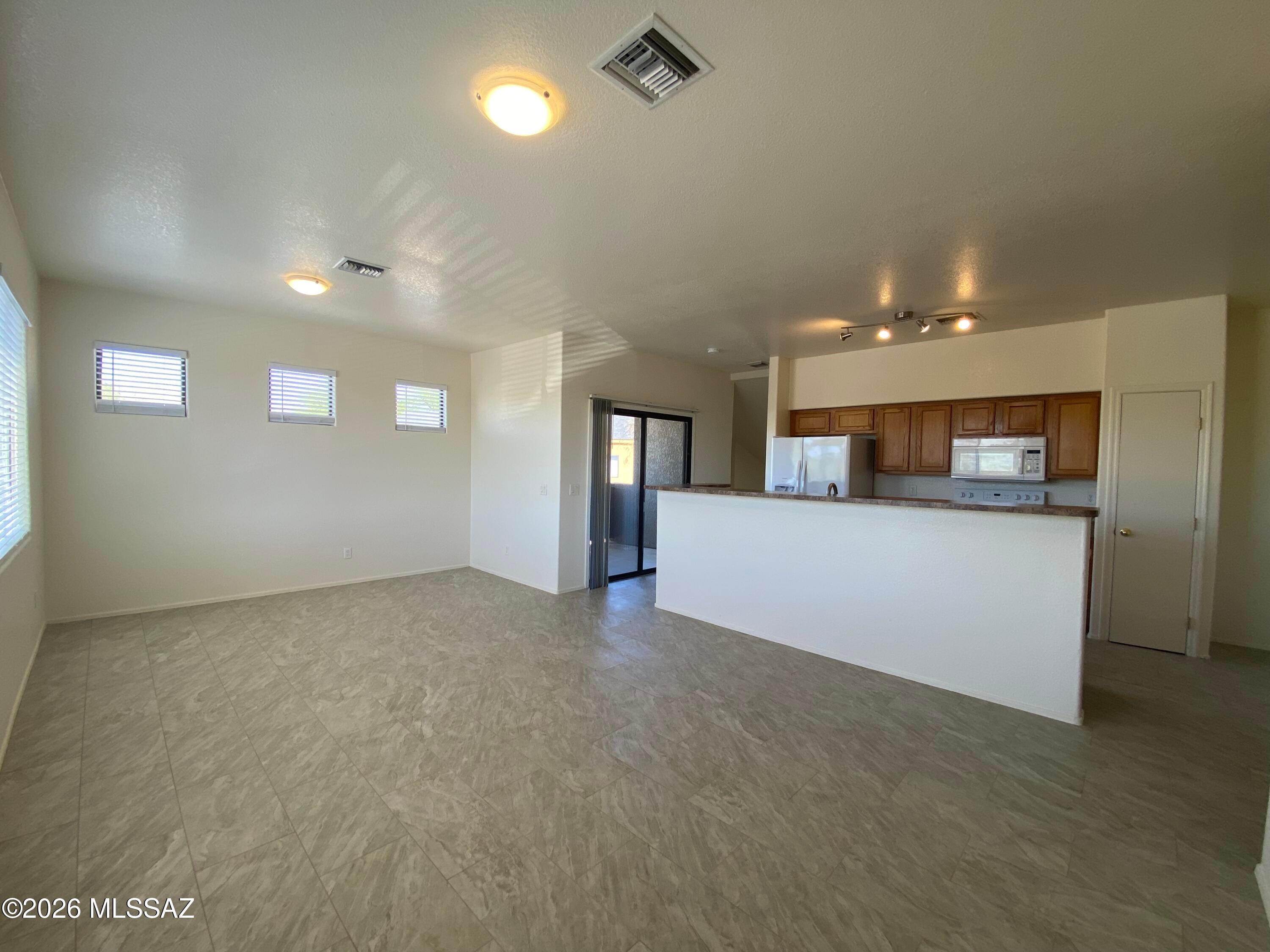 Mountain View Condos. (1-76) - Residential Lease