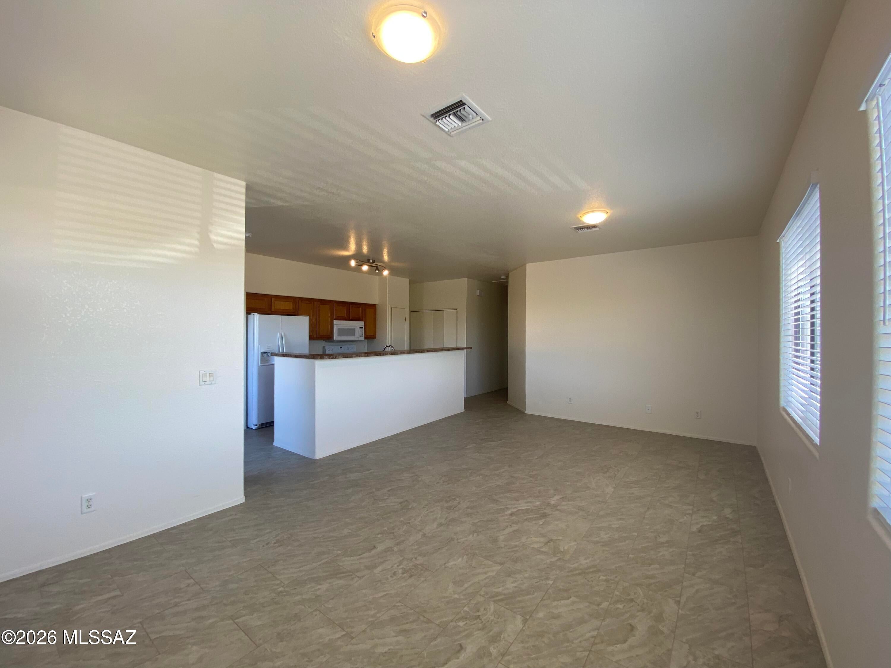 Mountain View Condos. (1-76) - Residential Lease