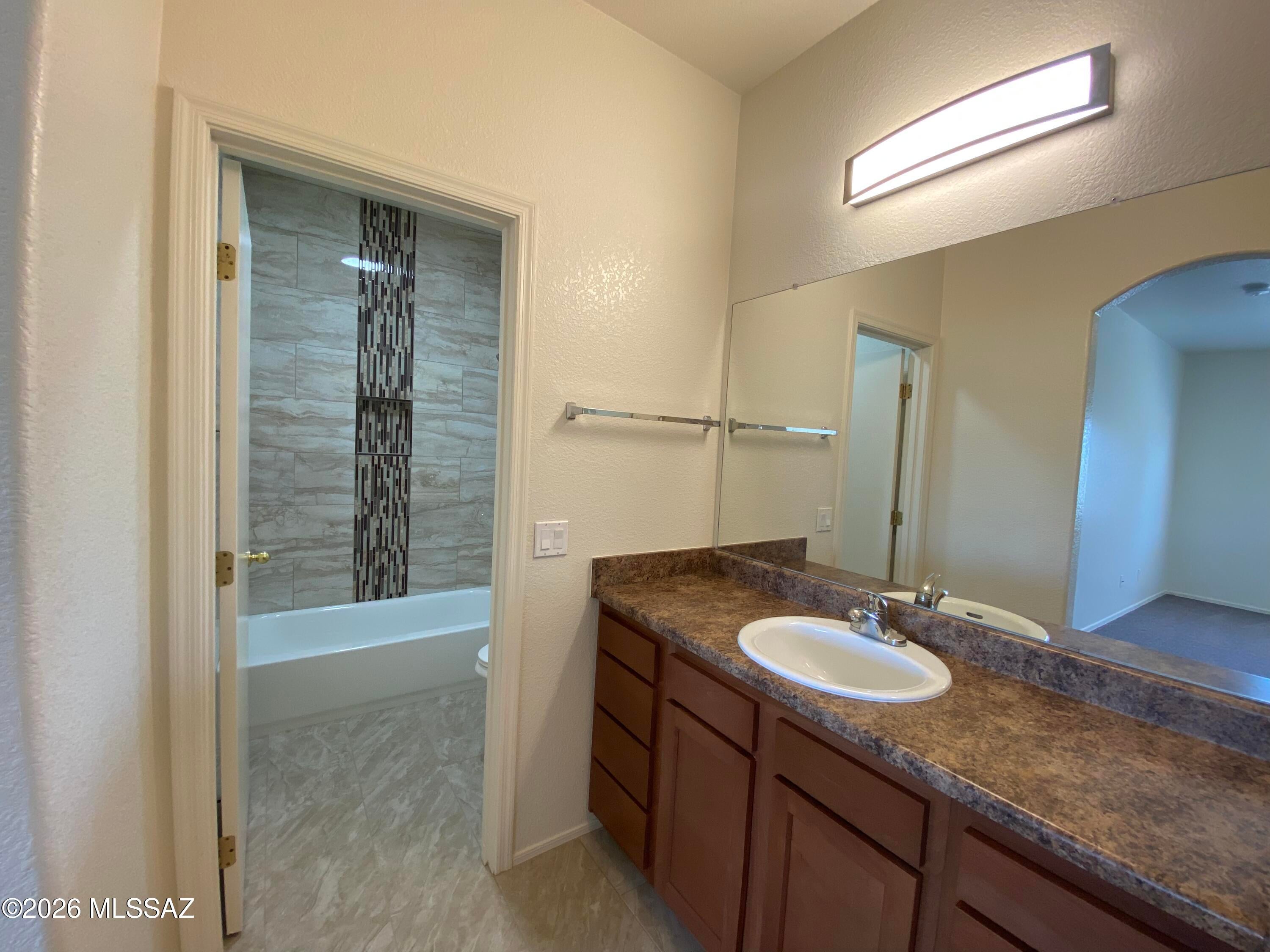 Mountain View Condos. (1-76) - Residential Lease