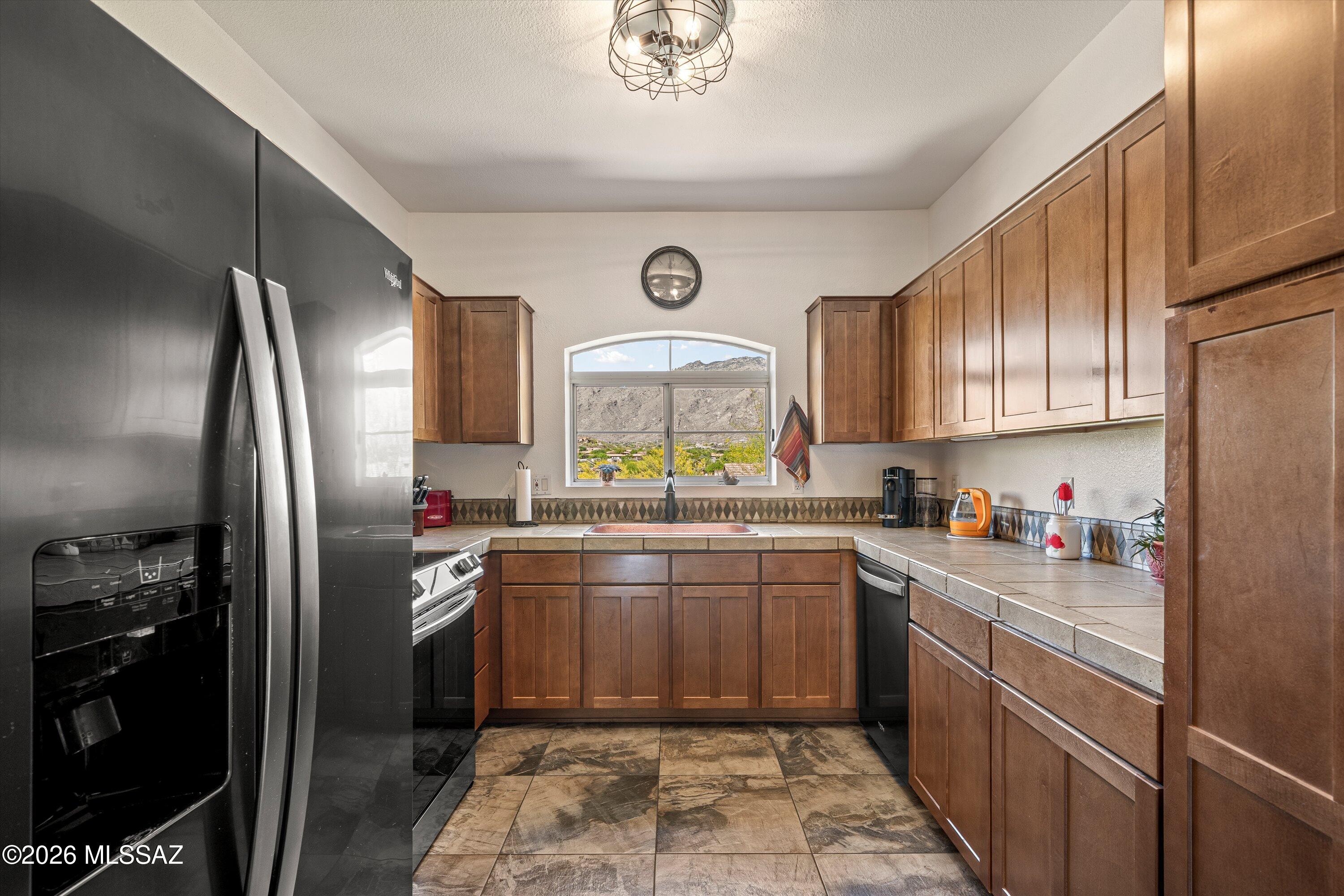 Pinnacle Canyon Condominium - Residential