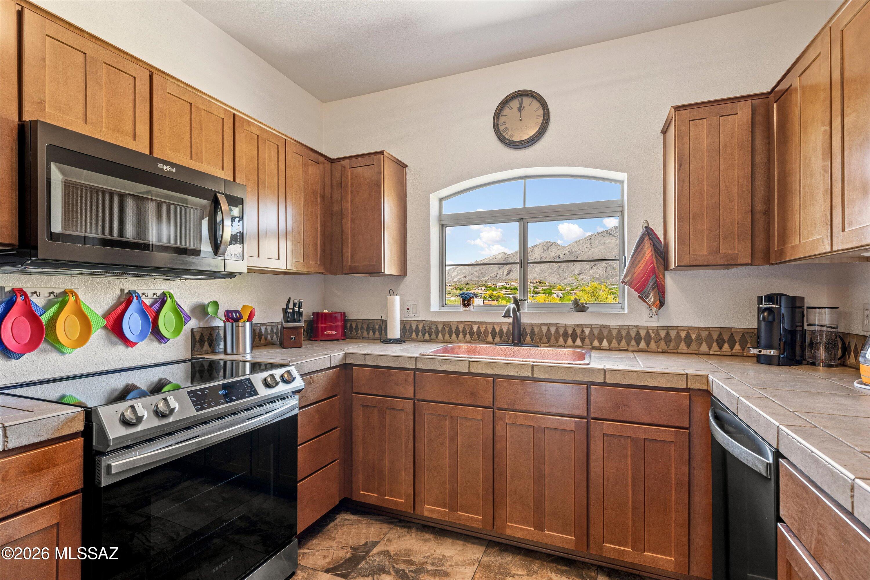 Pinnacle Canyon Condominium - Residential