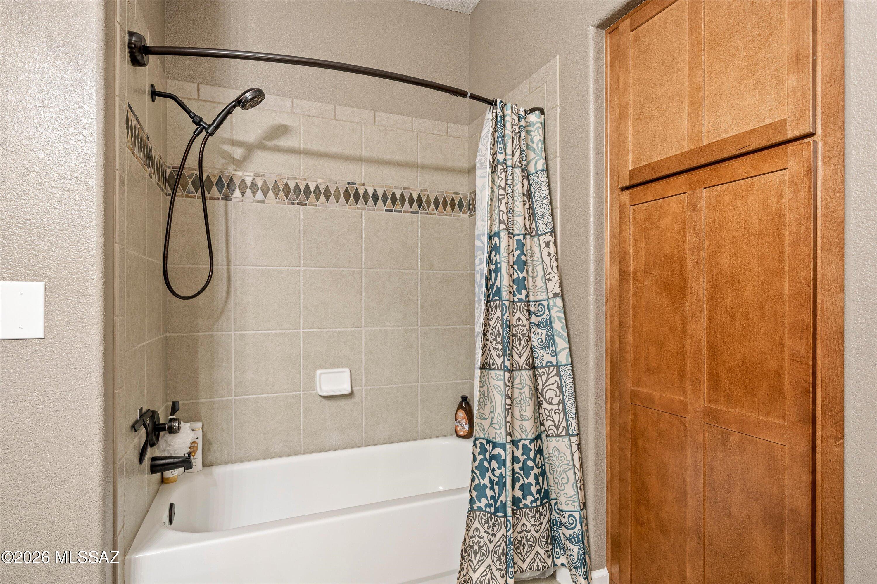Pinnacle Canyon Condominium - Residential