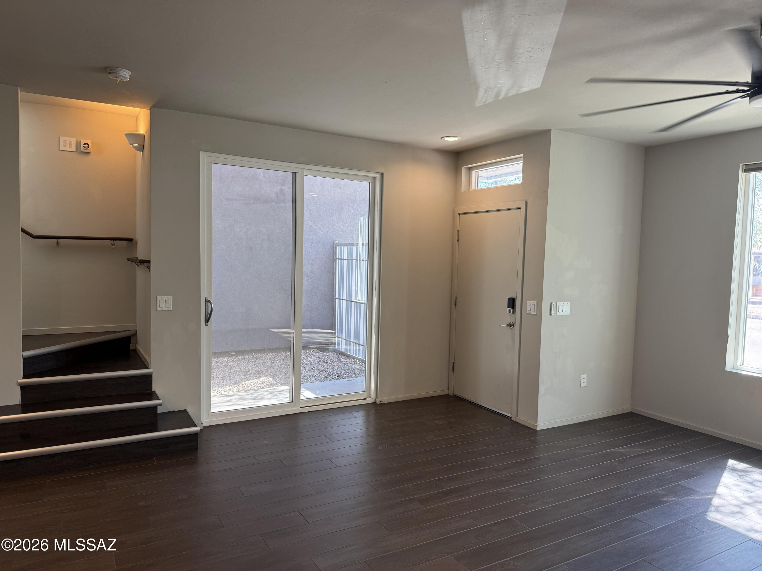 Park Modern SQ20153240738 - Residential Lease