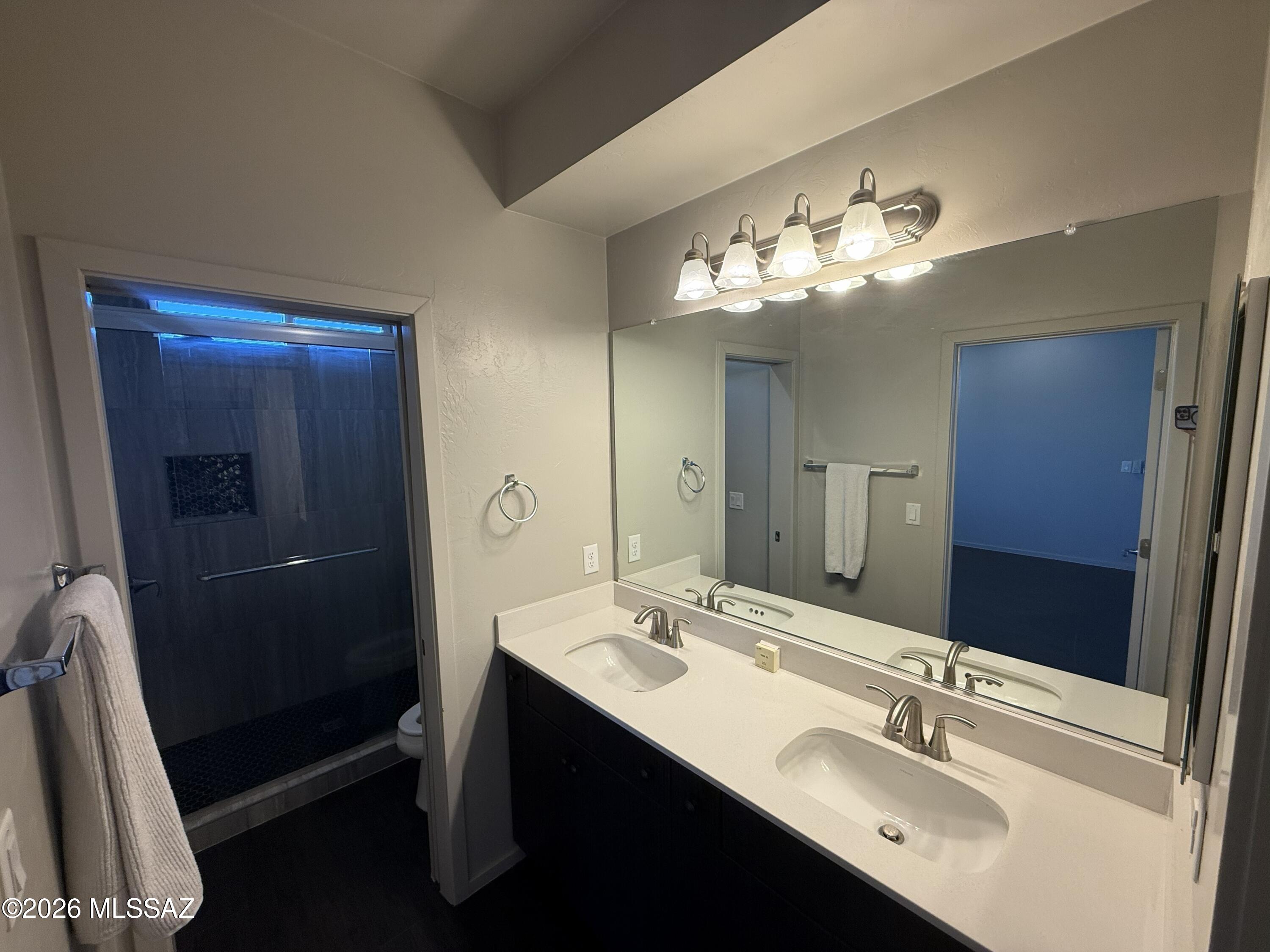 Park Modern SQ20153240738 - Residential Lease