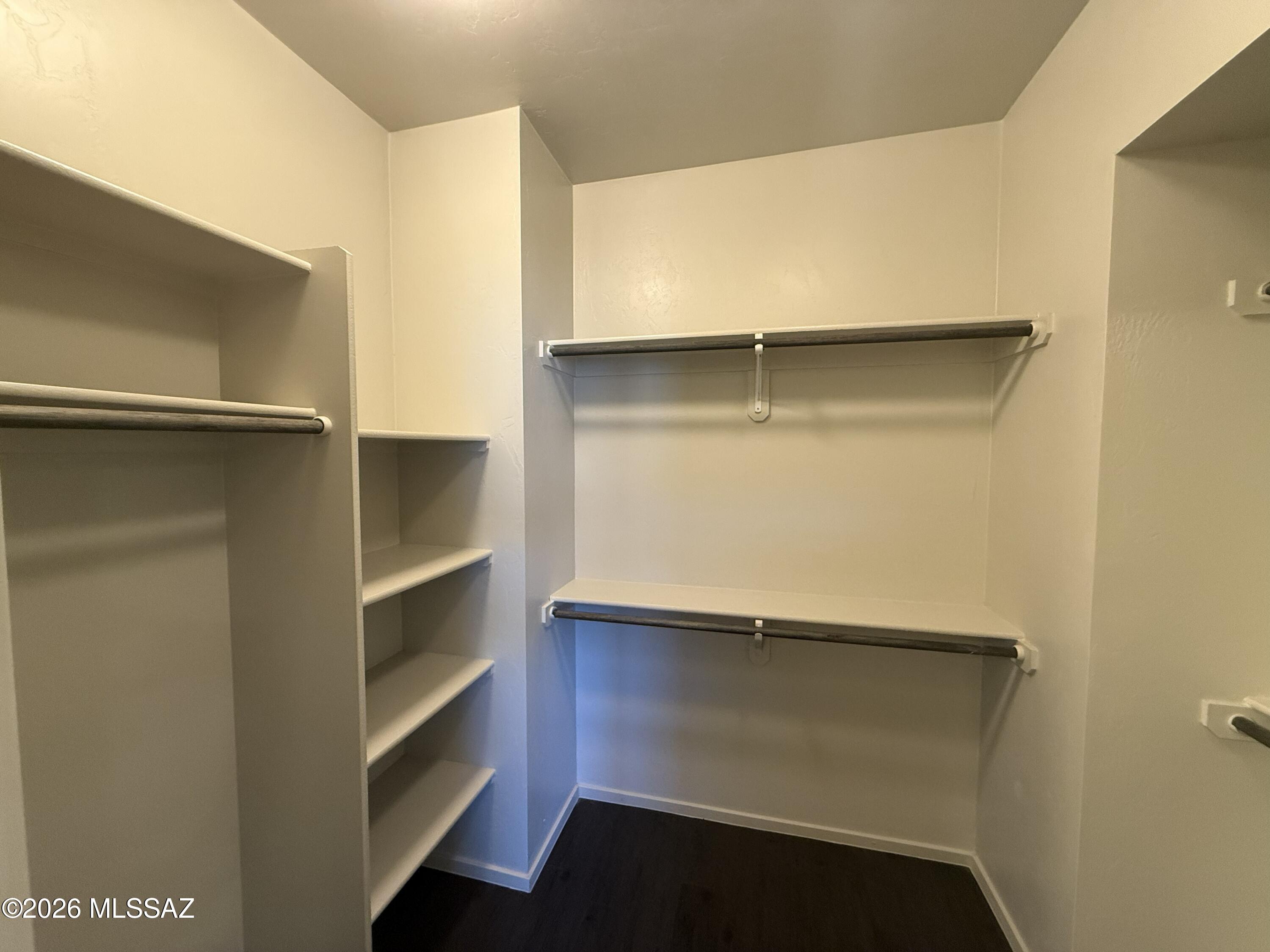 Park Modern SQ20153240738 - Residential Lease