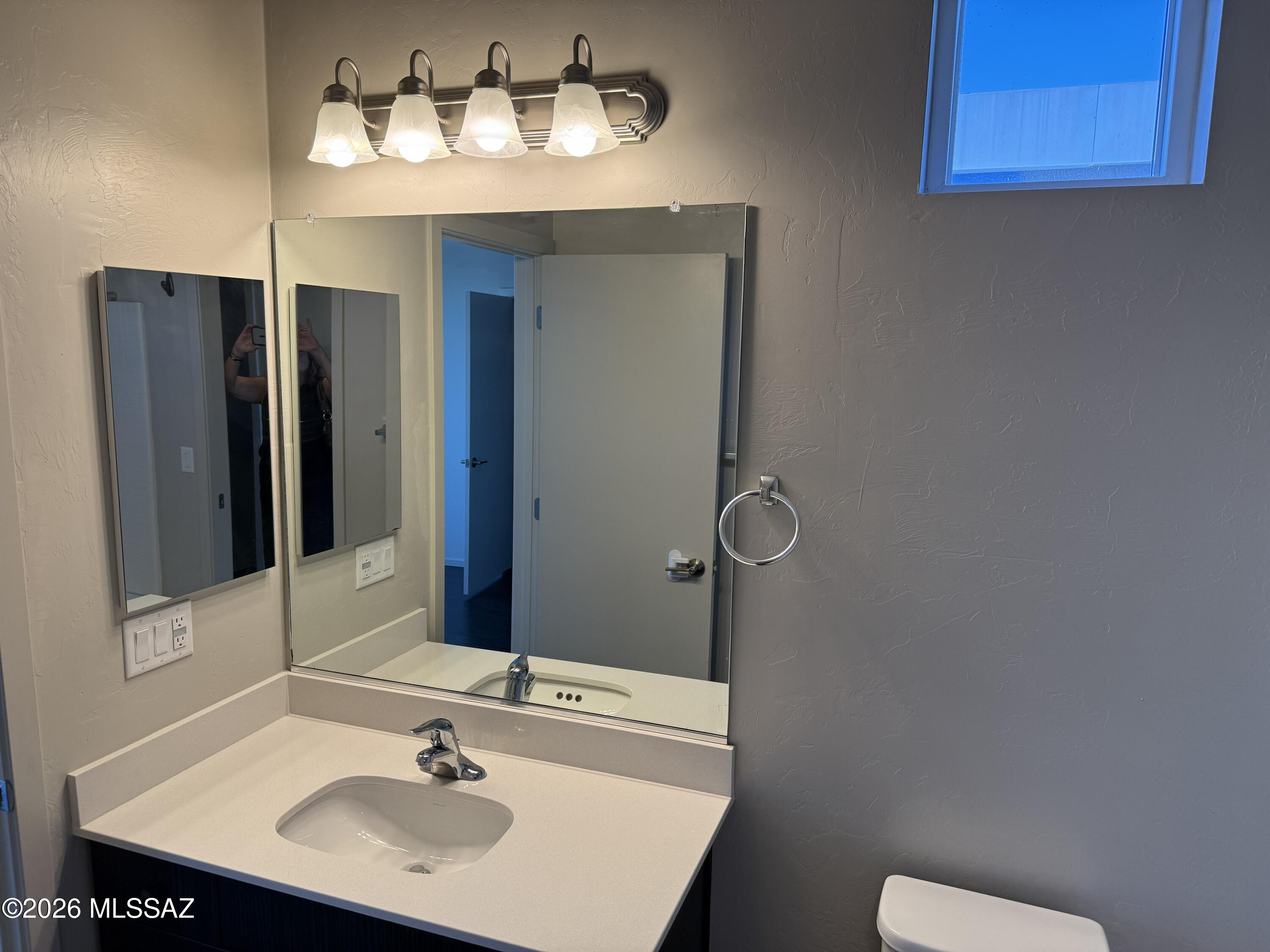 Park Modern SQ20153240738 - Residential Lease