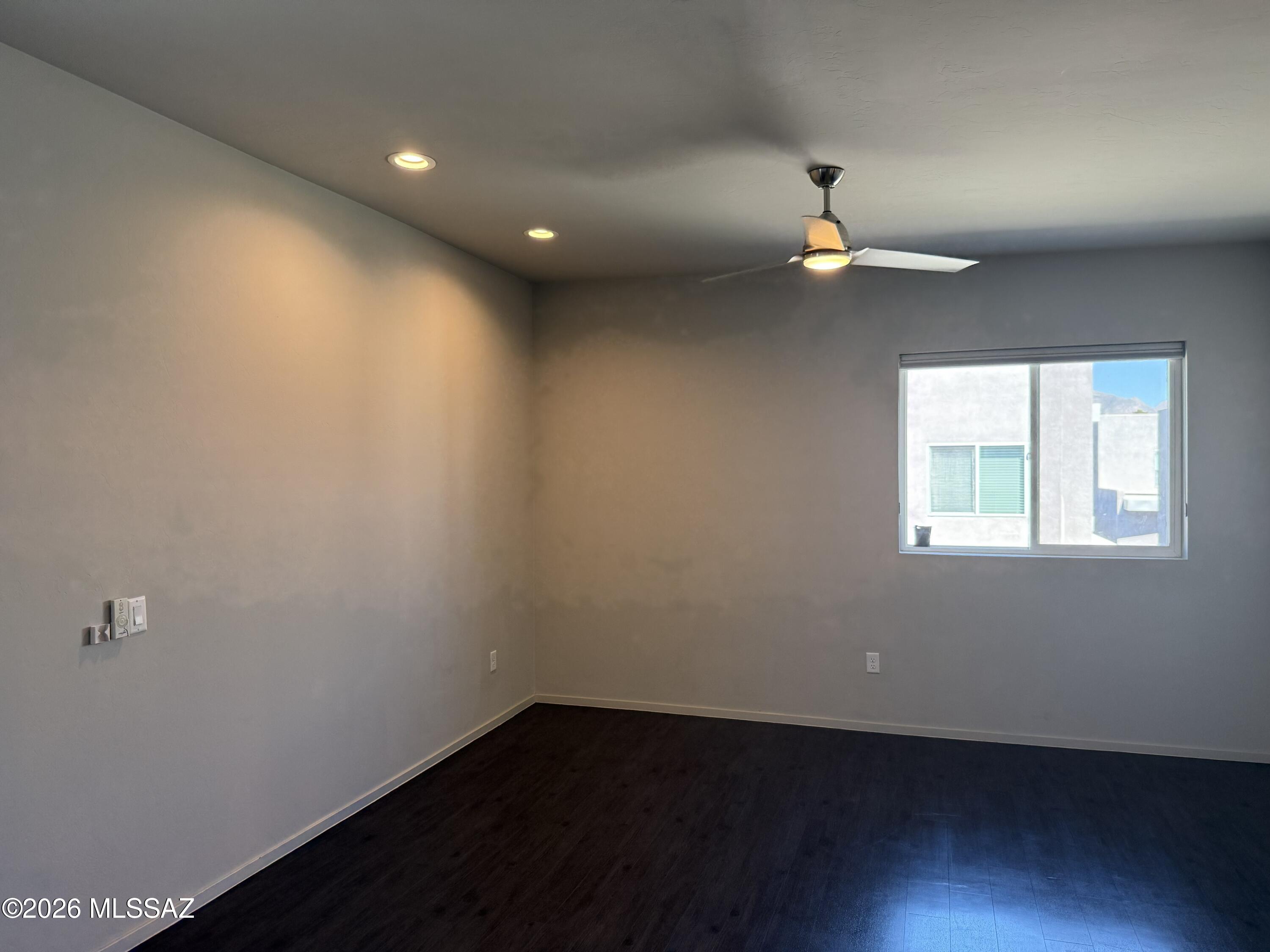 Park Modern SQ20153240738 - Residential Lease