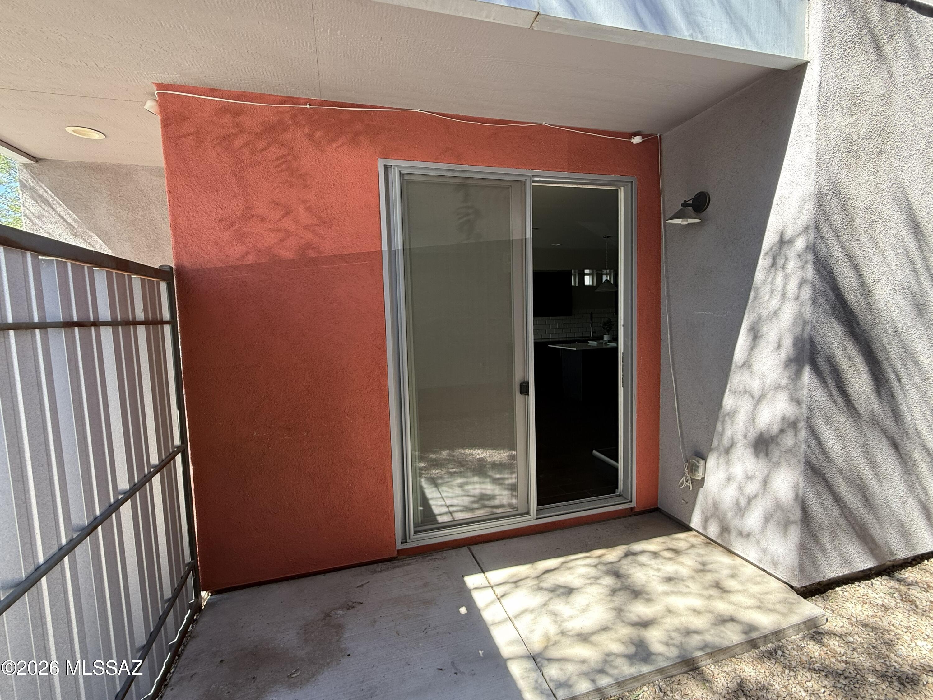 Park Modern SQ20153240738 - Residential Lease