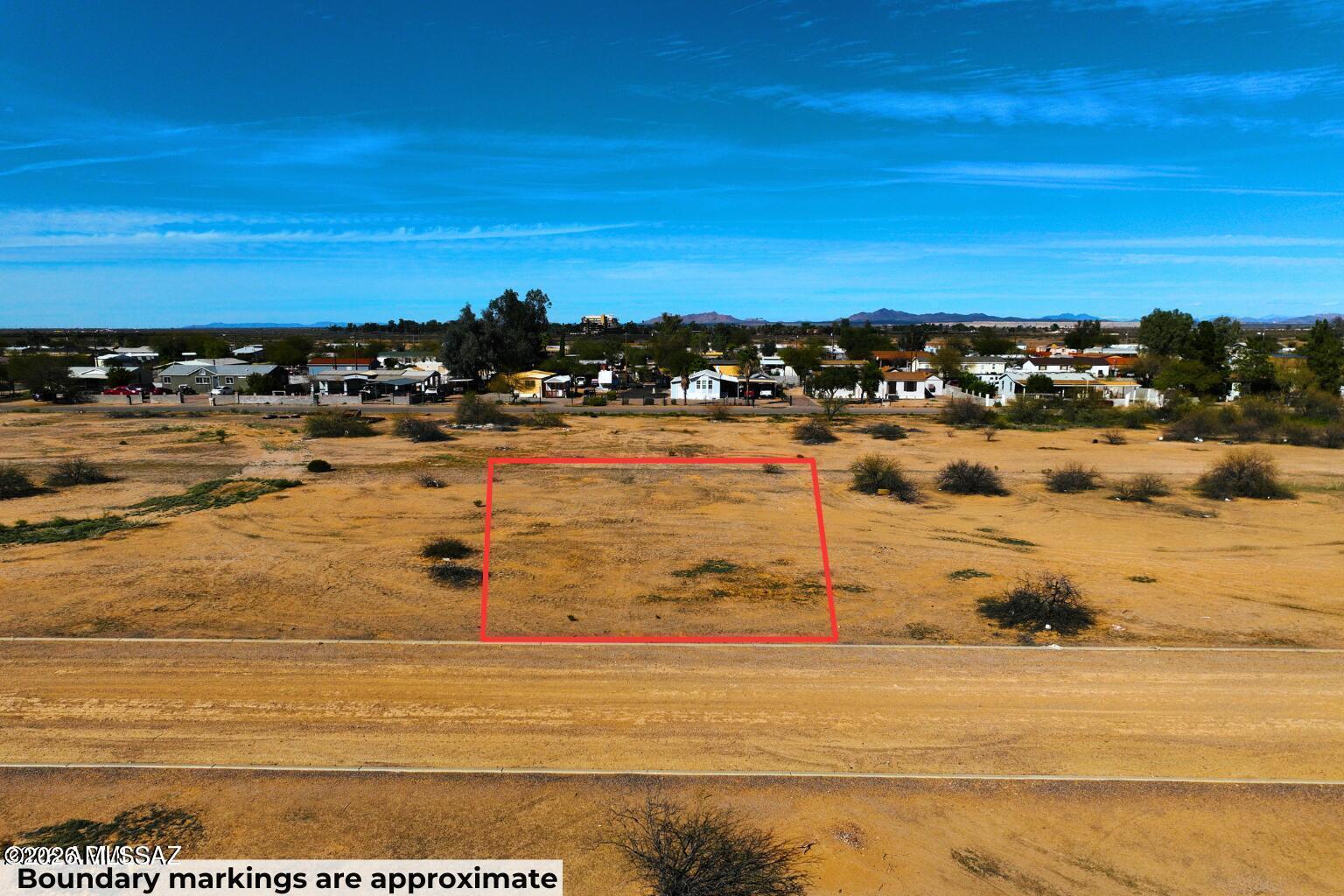 Come and check the perfect spot for your new home! Owner will carry.