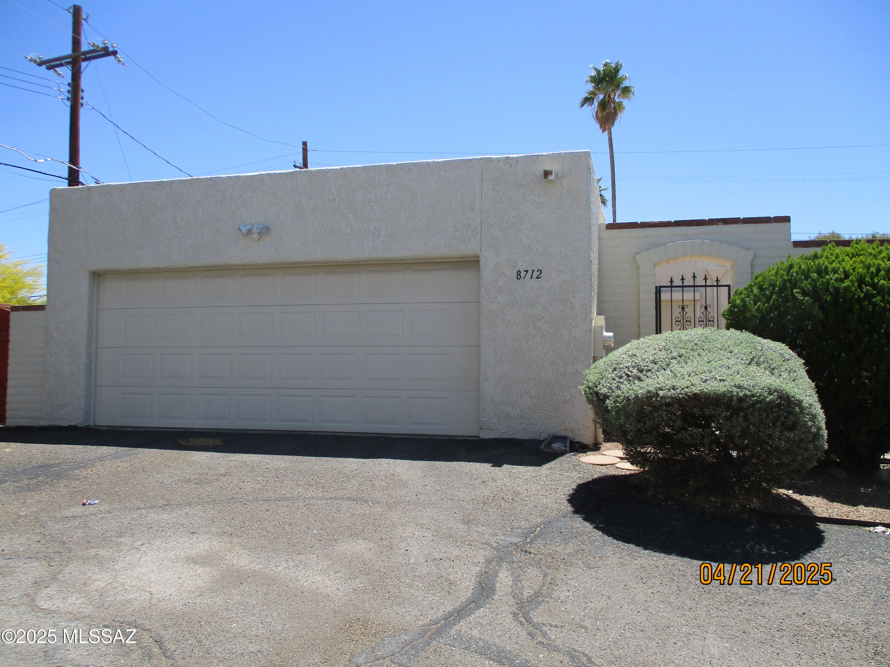Updated eastside townhome with lots of natural light throughout the property, very spacious kitchen and great room area, No Carpet, Ceramic Tile everywhere in home,great outdoor space, end unit with no neighbors on the eastside, community pool, close to shopping and restaurants, this property is a must to see