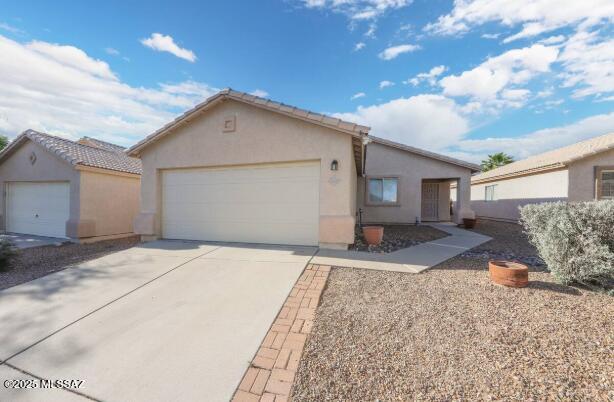 Forget your worries in this spacious and serene space.
Relax with the family at this peaceful place to stay. 3 BD / 2 BTH
with large Patio.Great NW location.

No pets allowed.