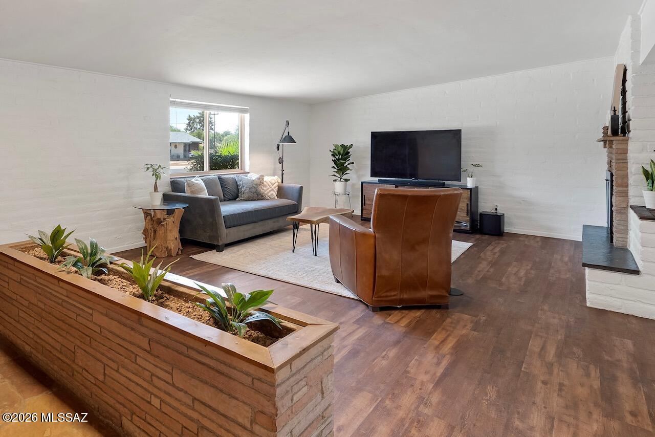 Carlos Terrace - Residential