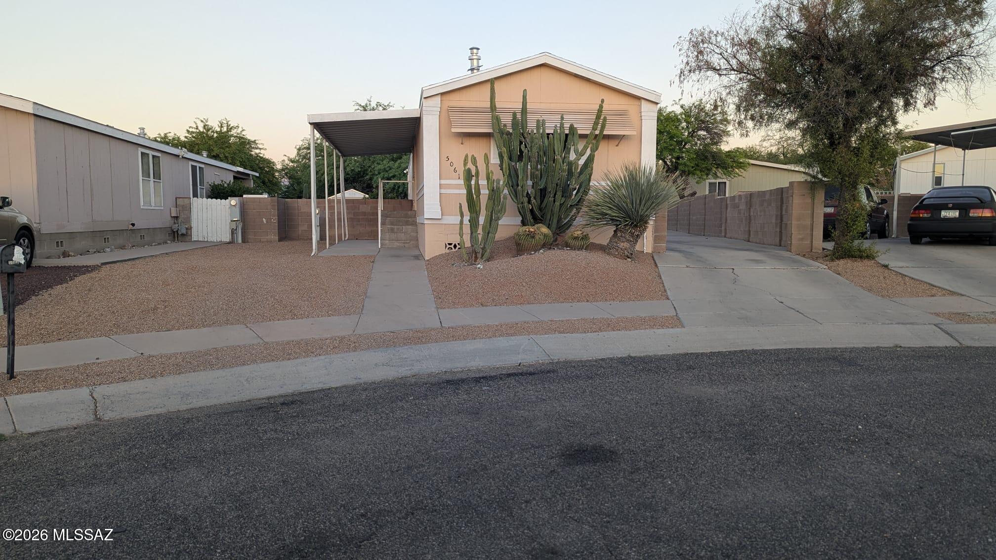 Country Club Terrace (1-108) - Residential