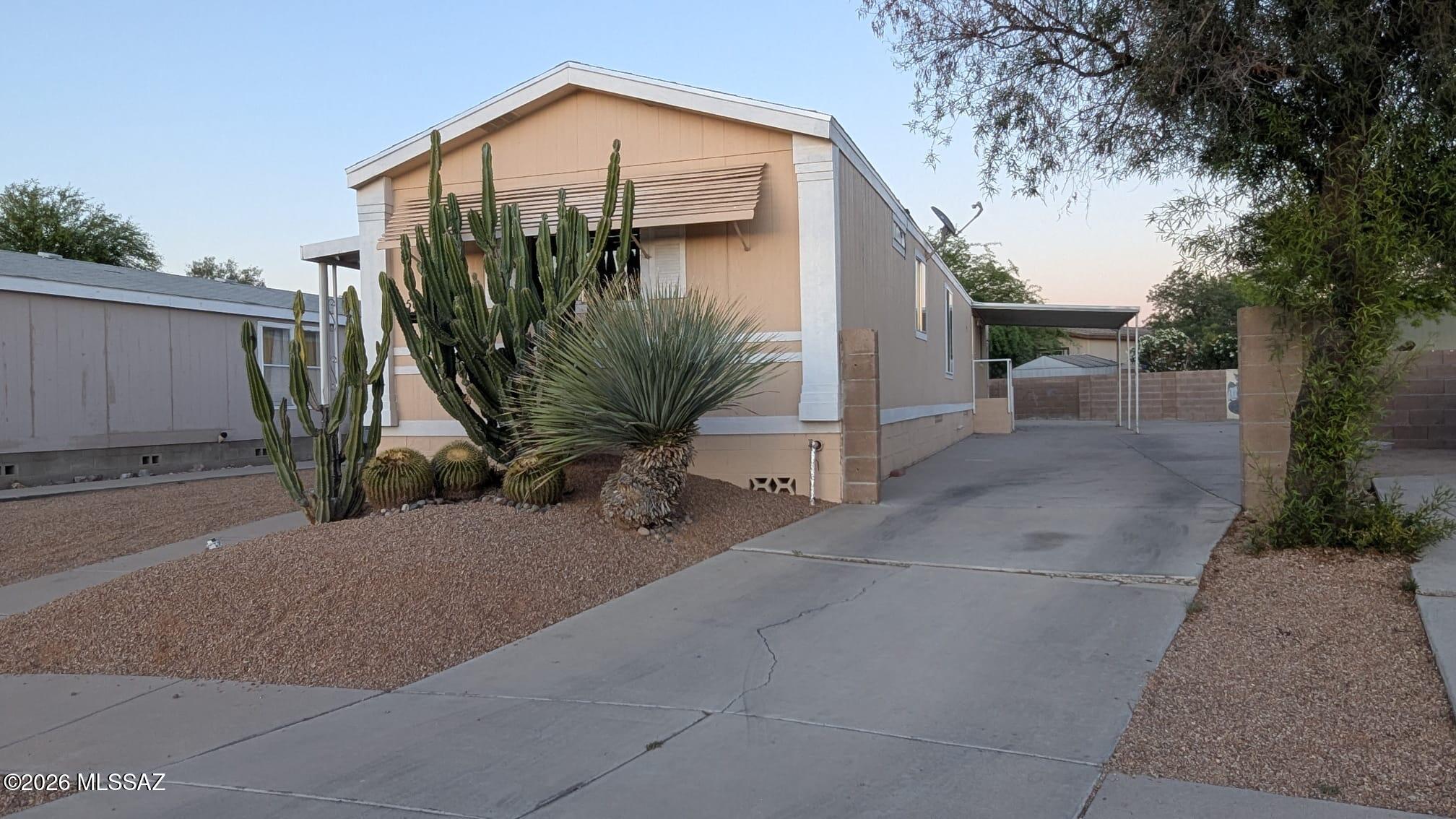 Country Club Terrace (1-108) - Residential