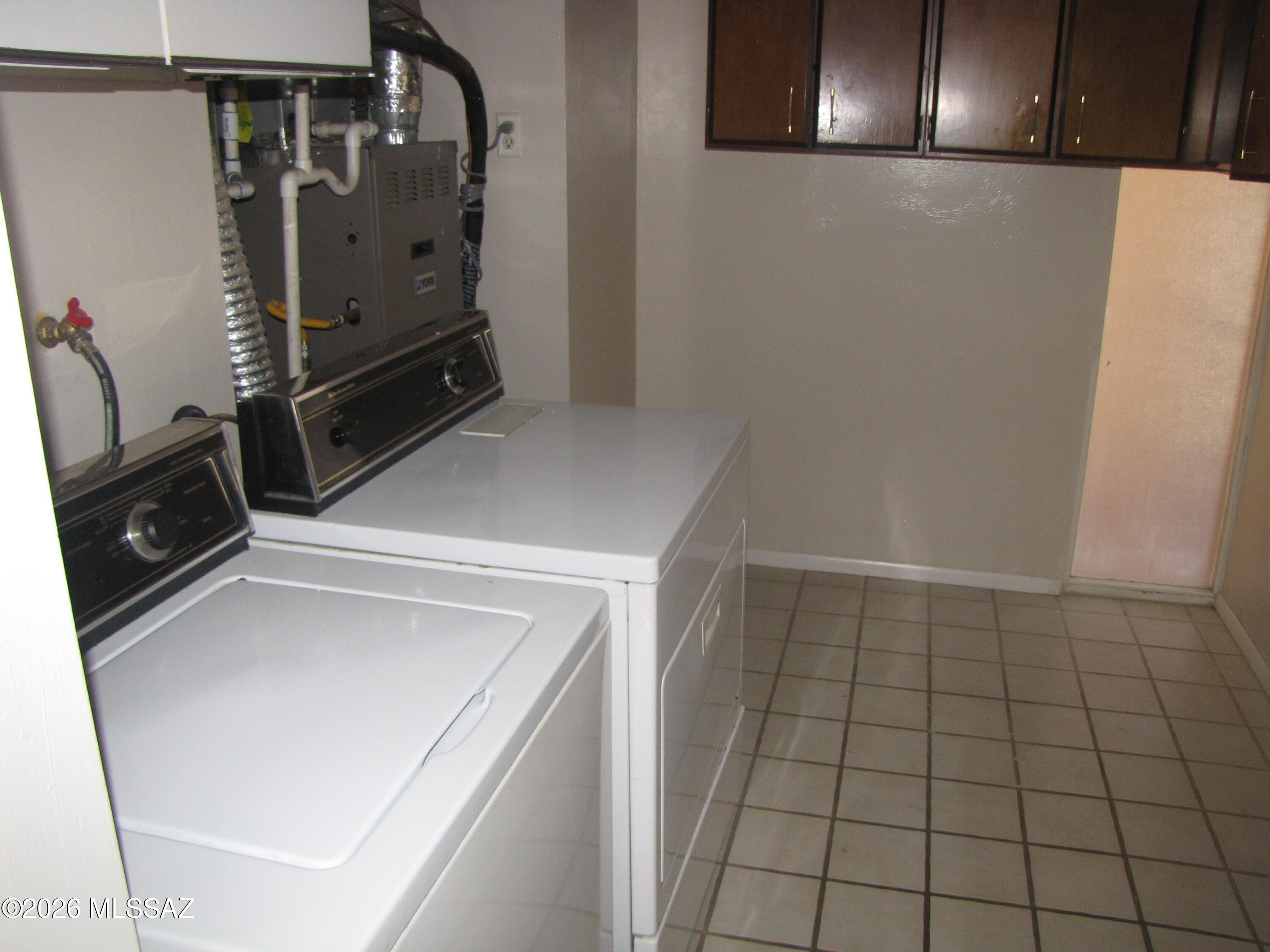 Rolling Hills - Residential Lease