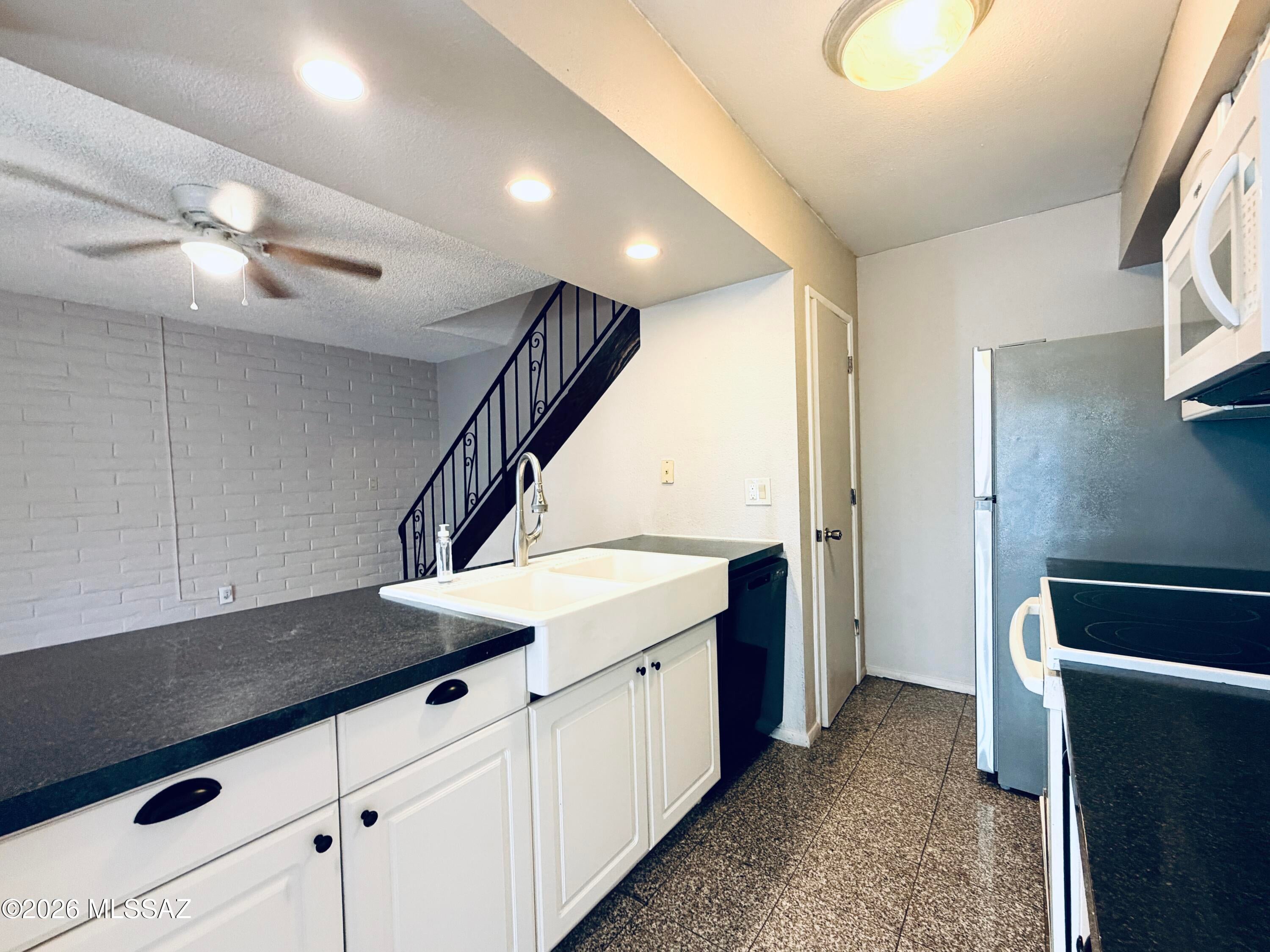Monte Catalina Estates (1-10) - Residential Lease
