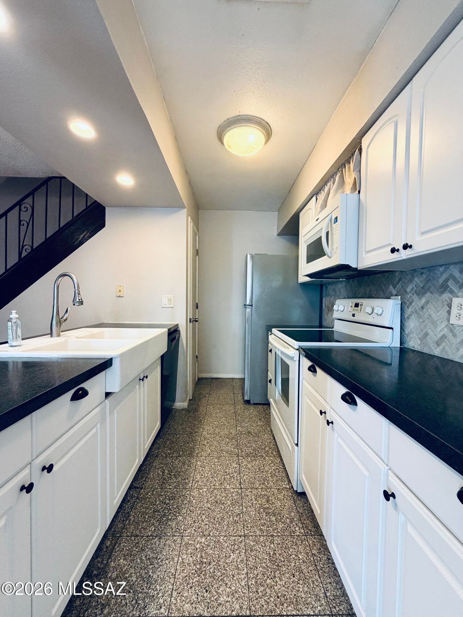 Monte Catalina Estates (1-10) - Residential Lease